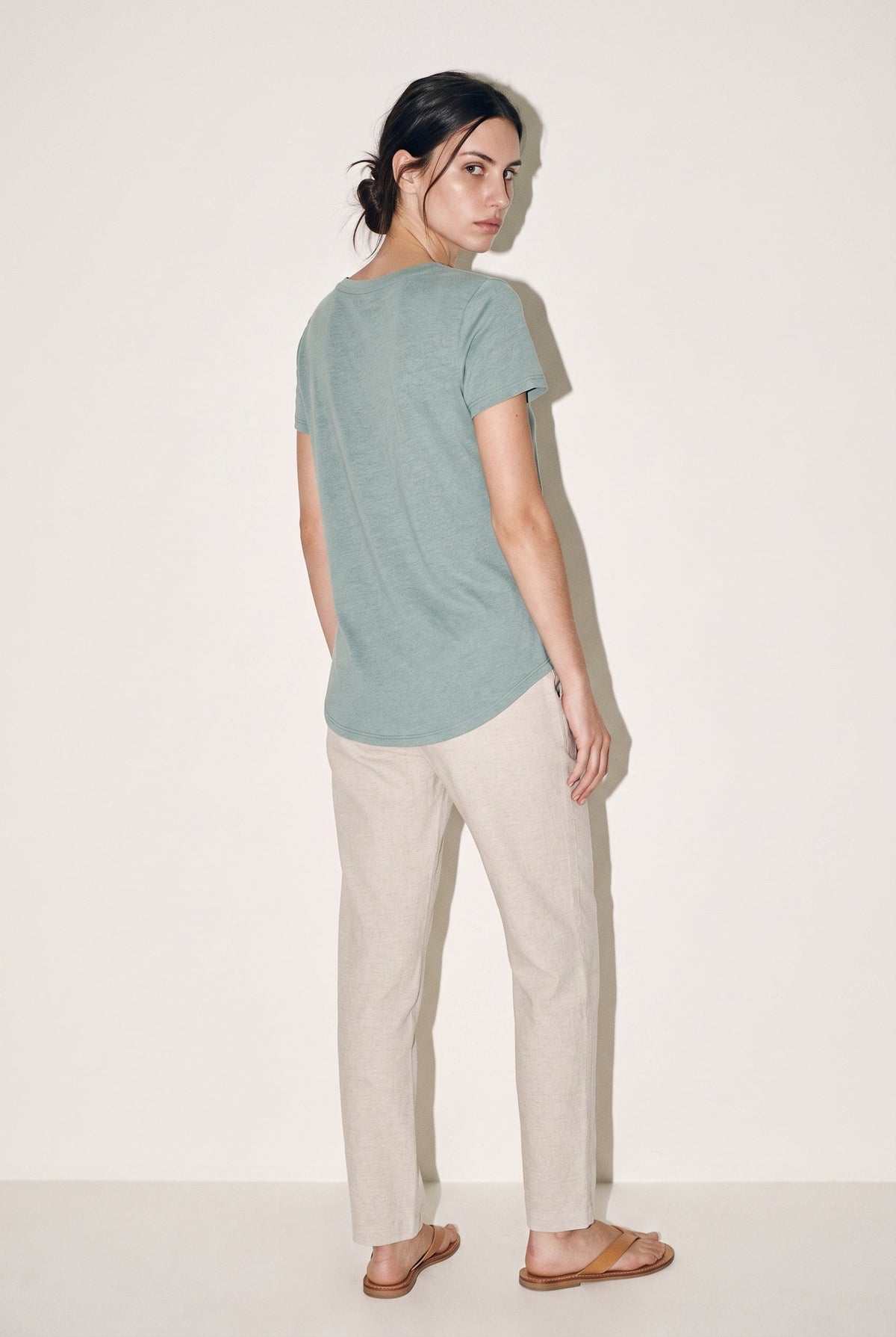 Hacci Slub V-Neck Band Tee Seagrass The Latest Scoop