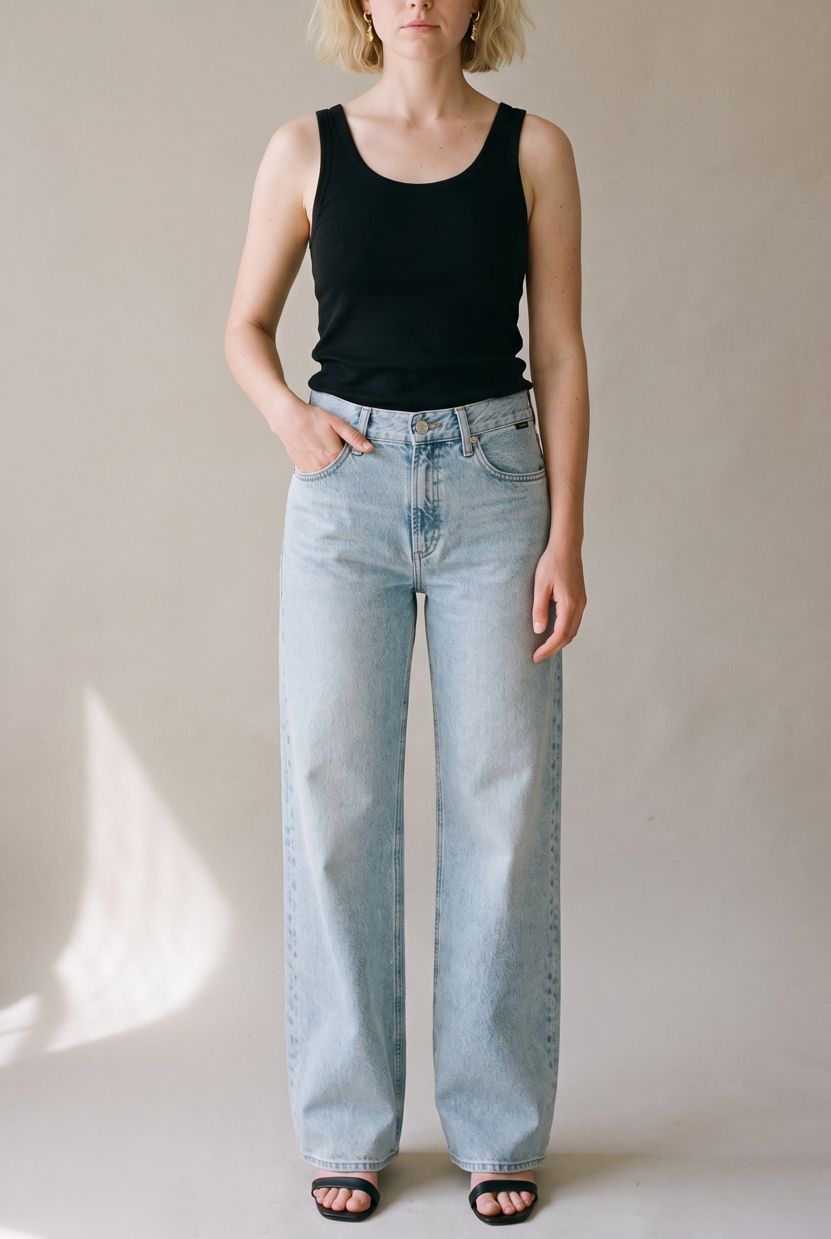 Sandy Extra Wide Bleached Classic Denim