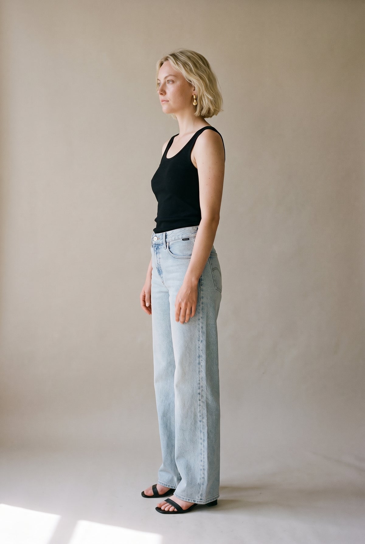 Sandy Extra Wide Bleached Classic Denim