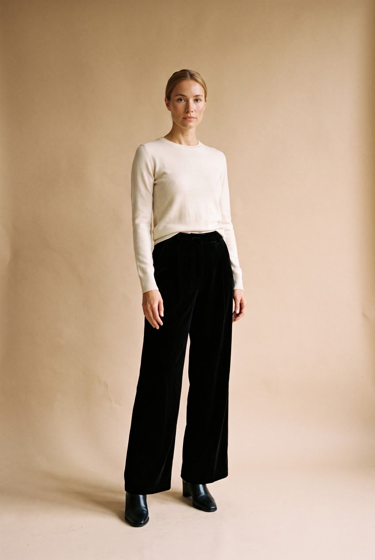 Molly Bracken Velvet Trouser — 064689