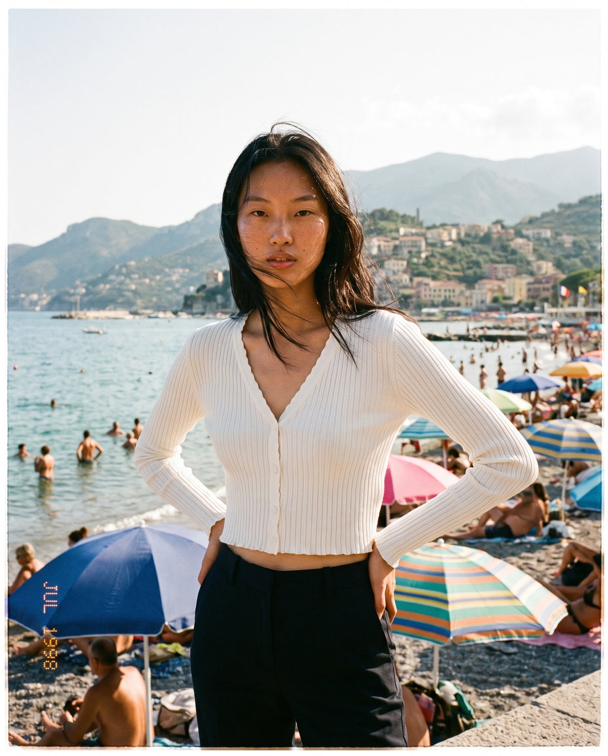 The Minimal Muse V-Neck Sweater 12 Rue Collette
