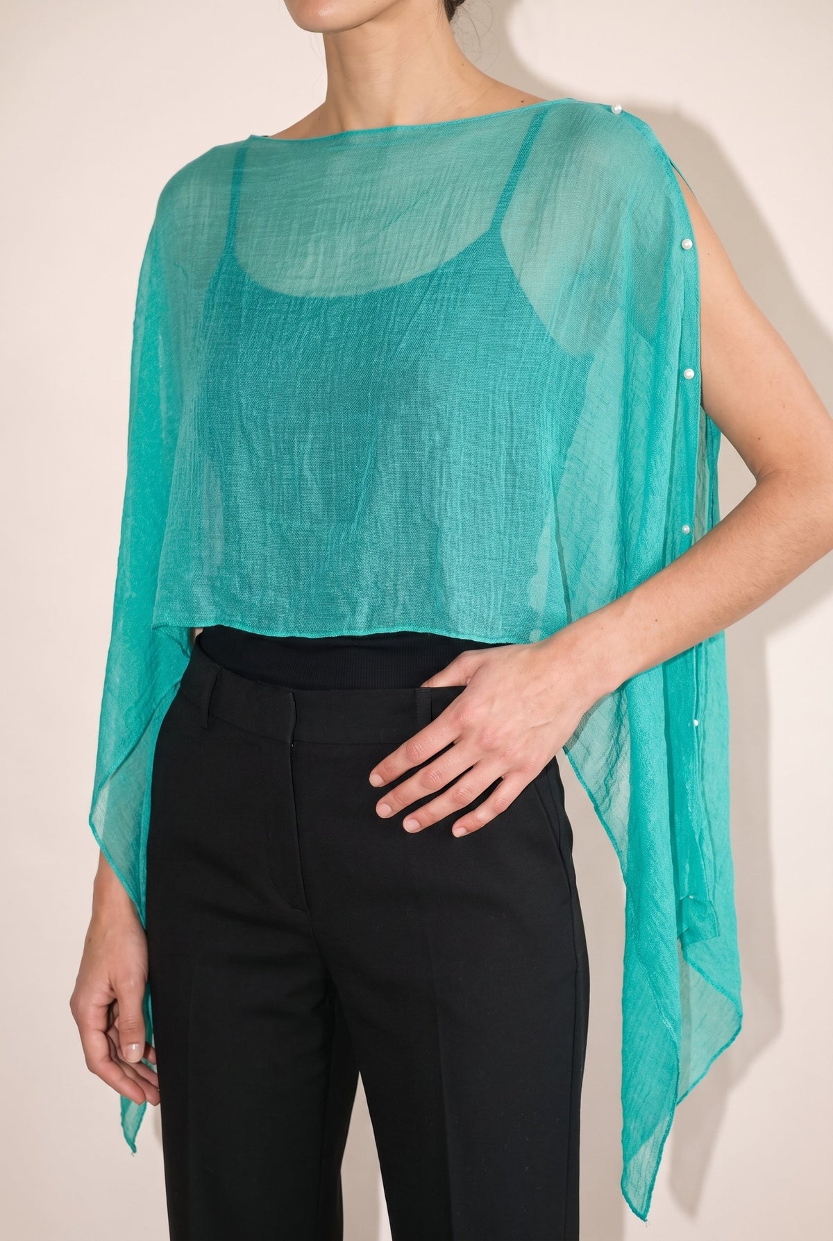 Off-Shoulder Cover ALTAR