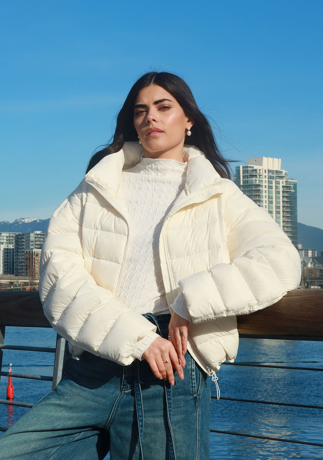 Cropped Puffer Jacket Beige