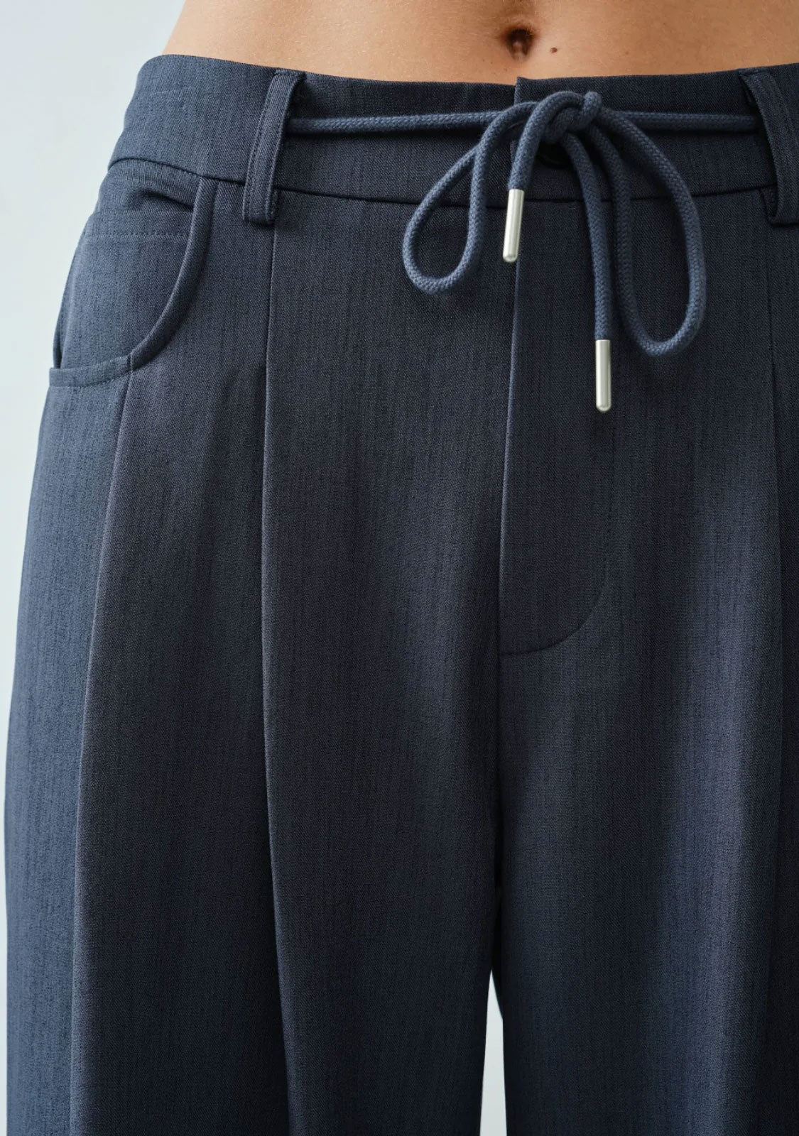 Soft Drape And Drawstring Pleated Wide Pants Navy