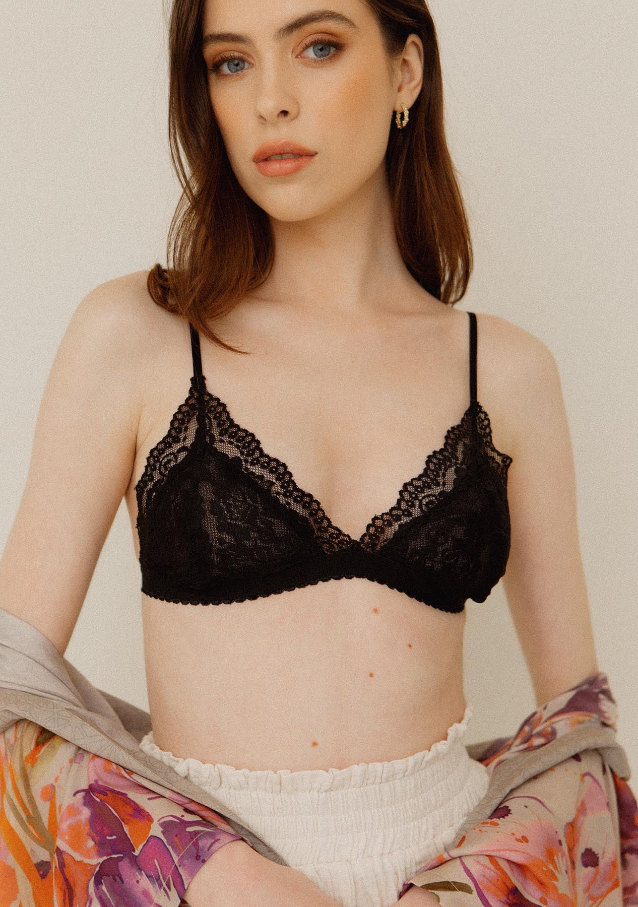 Triangle bra in black with French Leavers lace