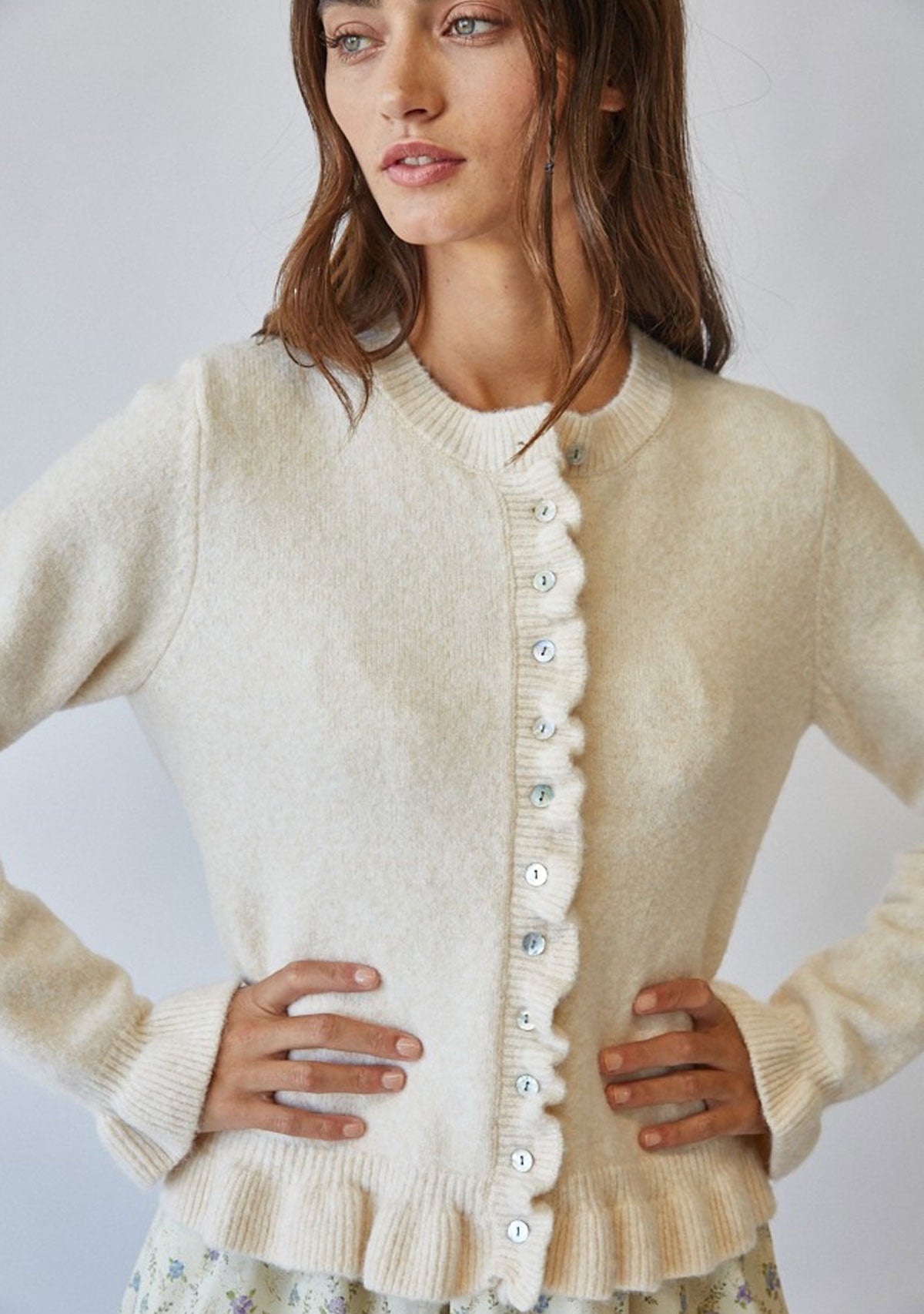 Ruffle Wave Button Knit Cardigan Cream