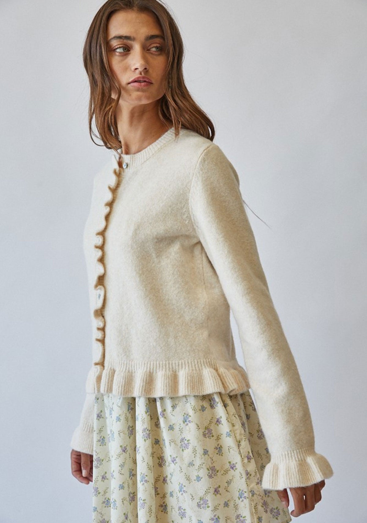 Ruffle Wave Button Knit Cardigan Cream