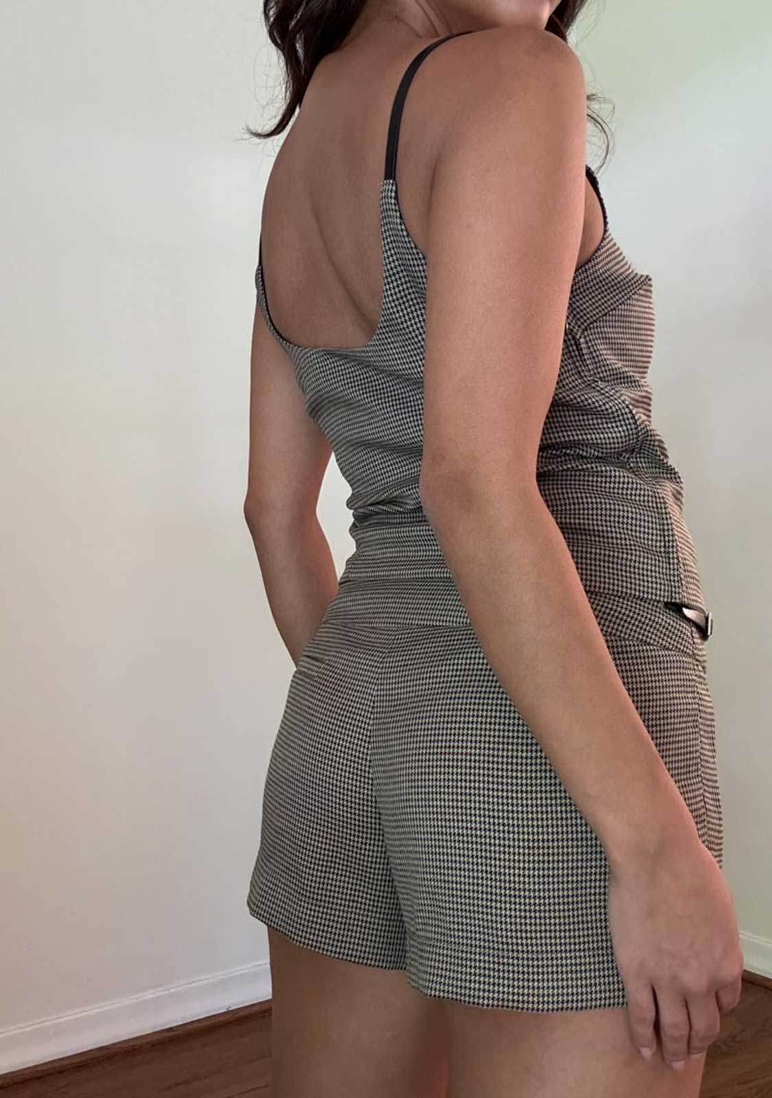 Houndstooth Buckle Straps Top The Latest Scoop