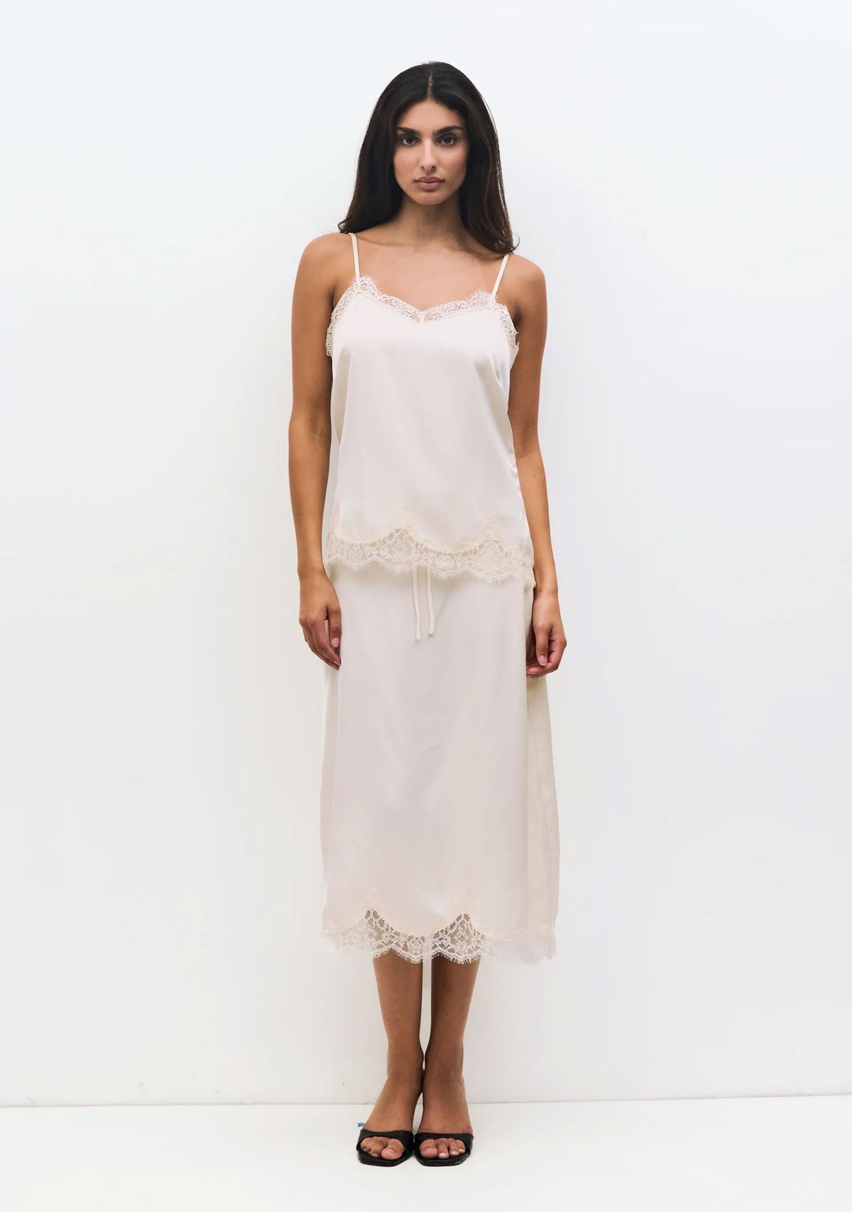Satin Skirt With Lace Trim Cream MOD REF