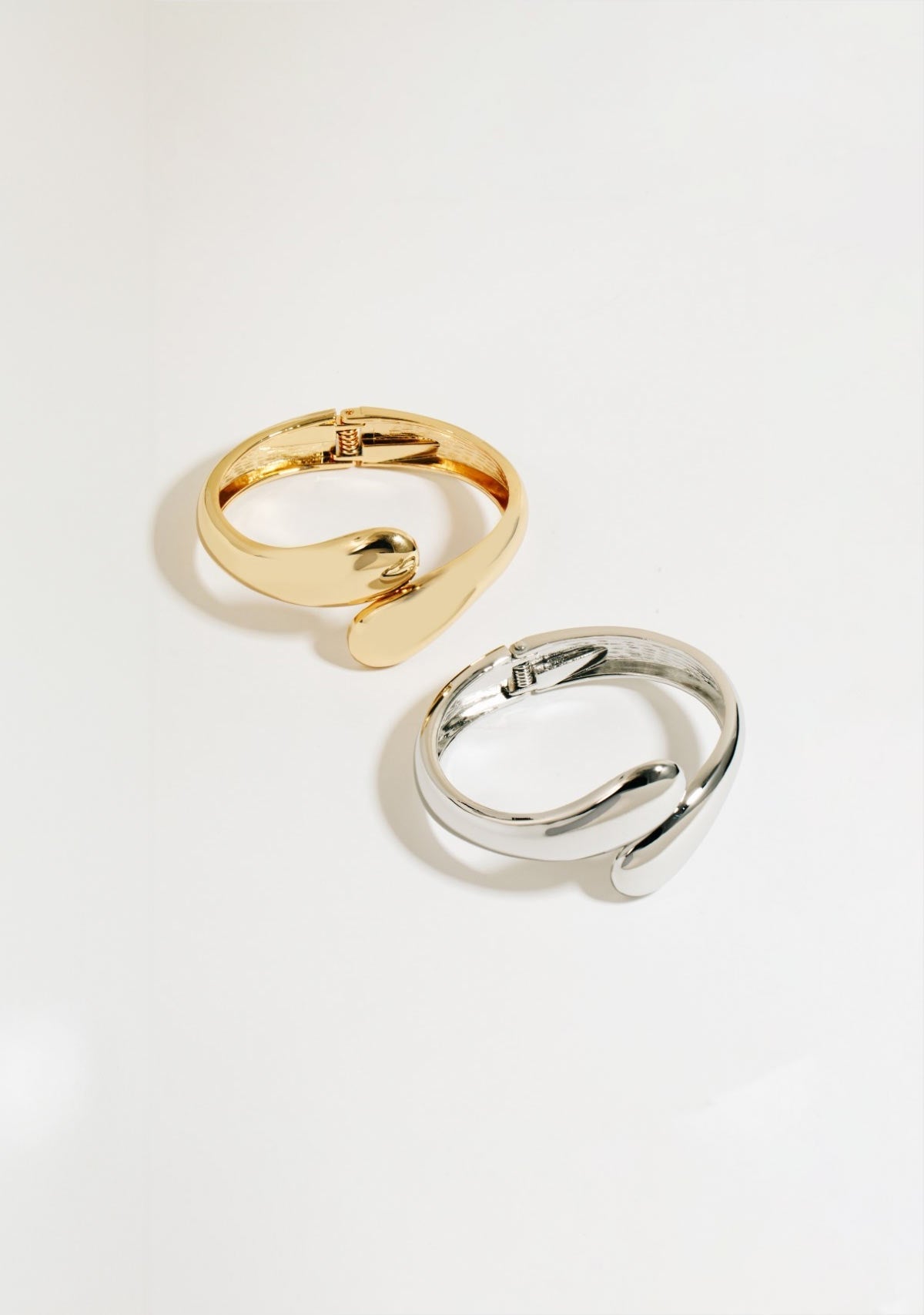 Metallic Rounded Hinge Cuff Fame Accessories