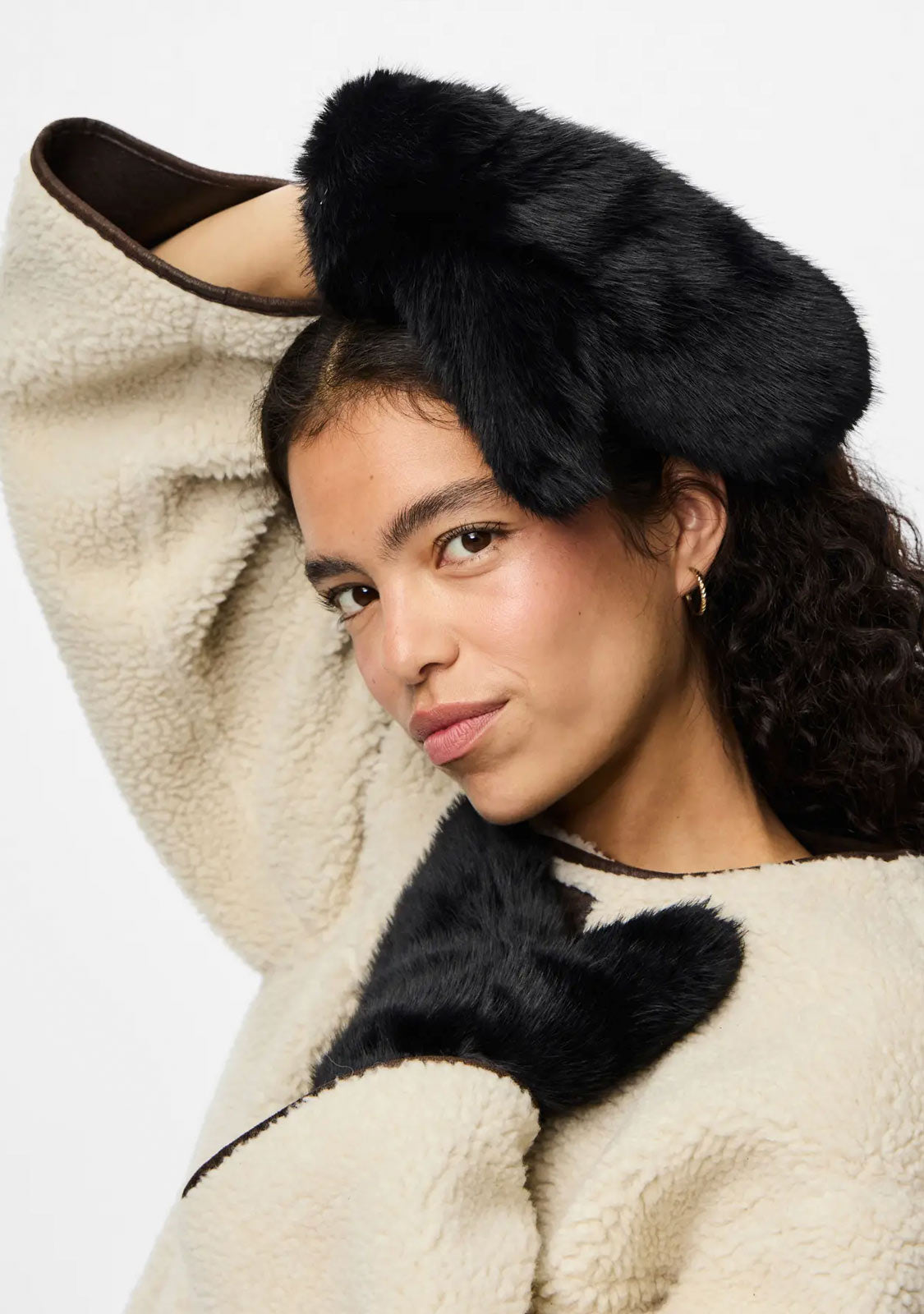 PCJutlandia Mittens Black Pieces
