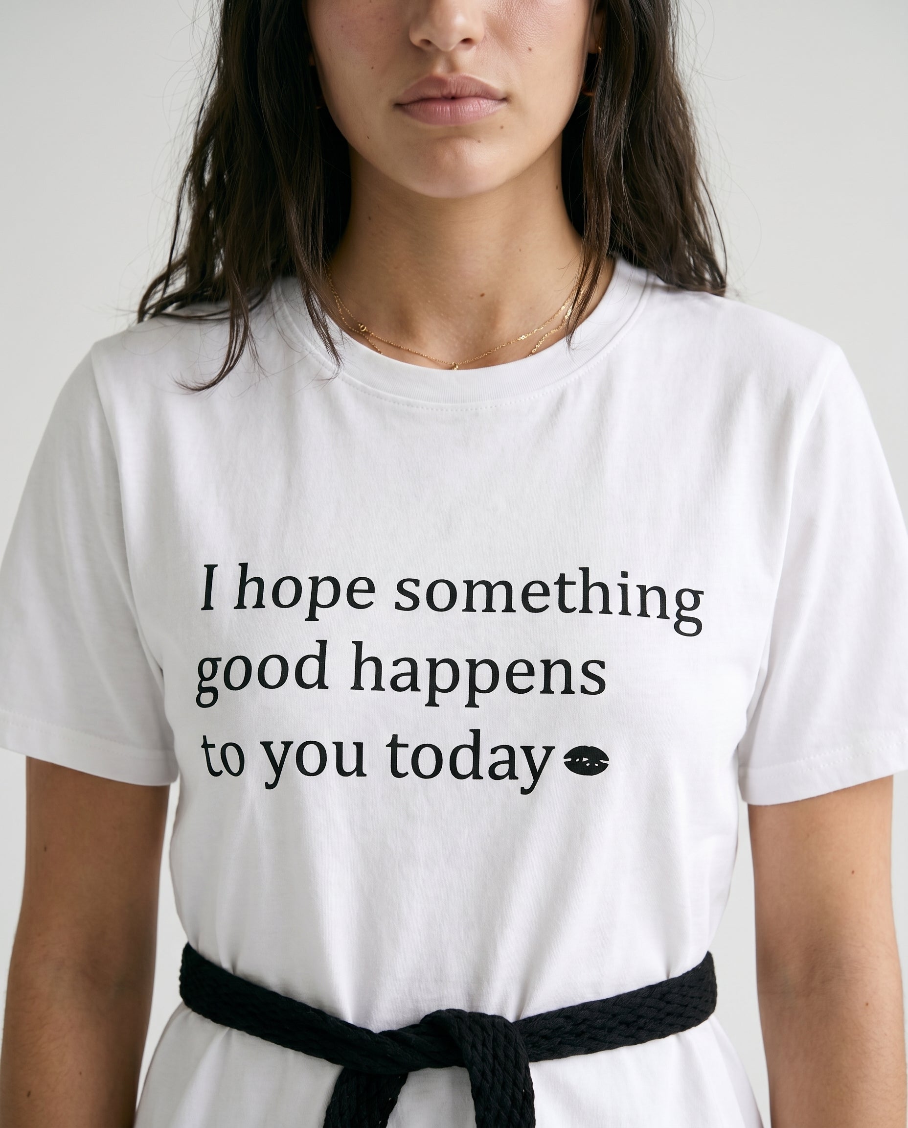 Graphic Tee with Tie Belt White audrey