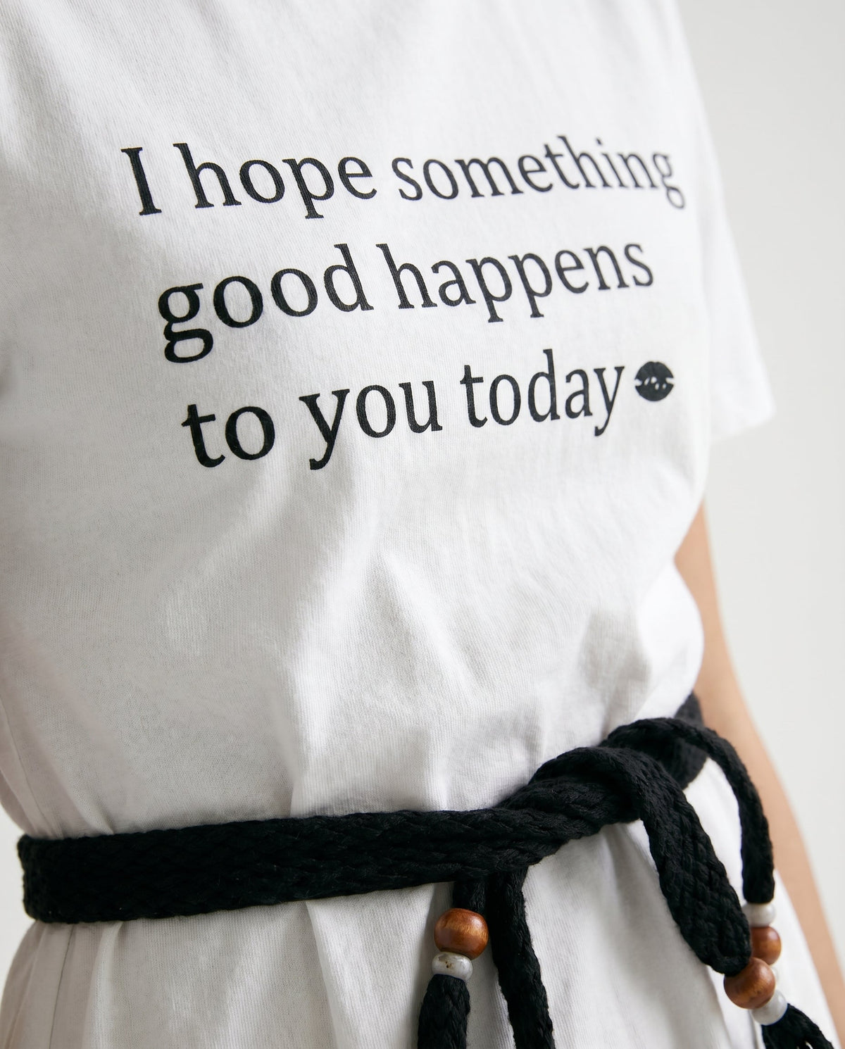 Graphic Tee with Tie Belt White audrey