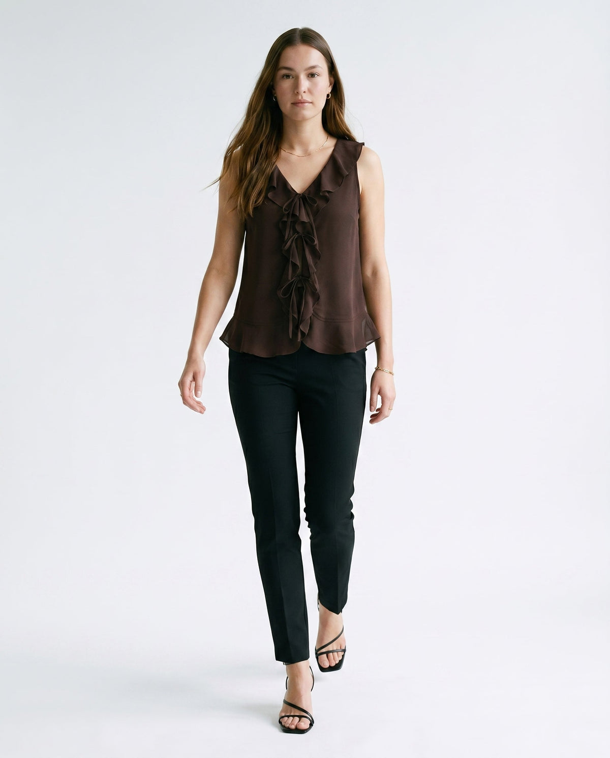 Onlmonet S/L Flowy V-Neck Ruffle Top Wvn Chocolate Martini Only