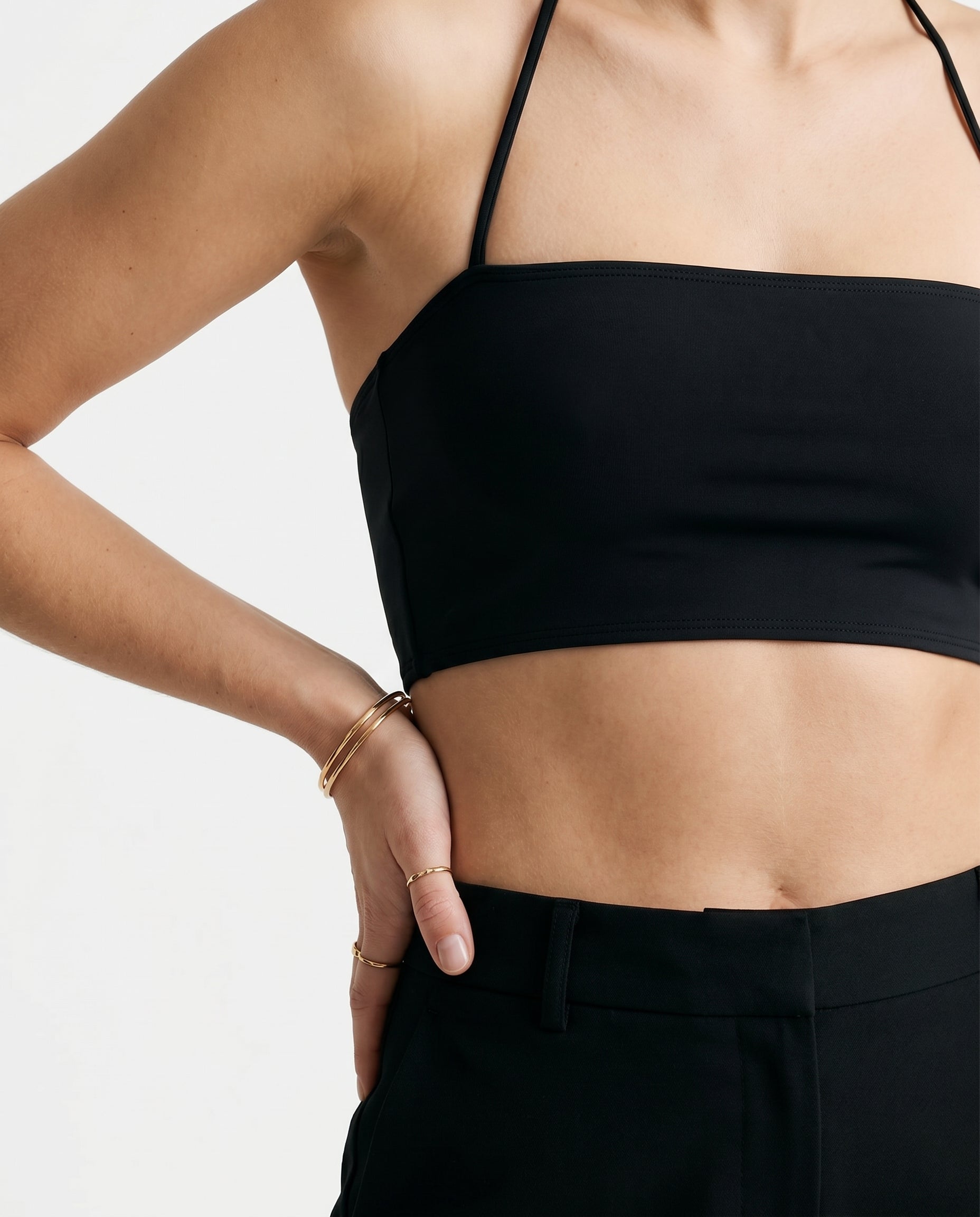Basic Crop Black SLOW HIGH