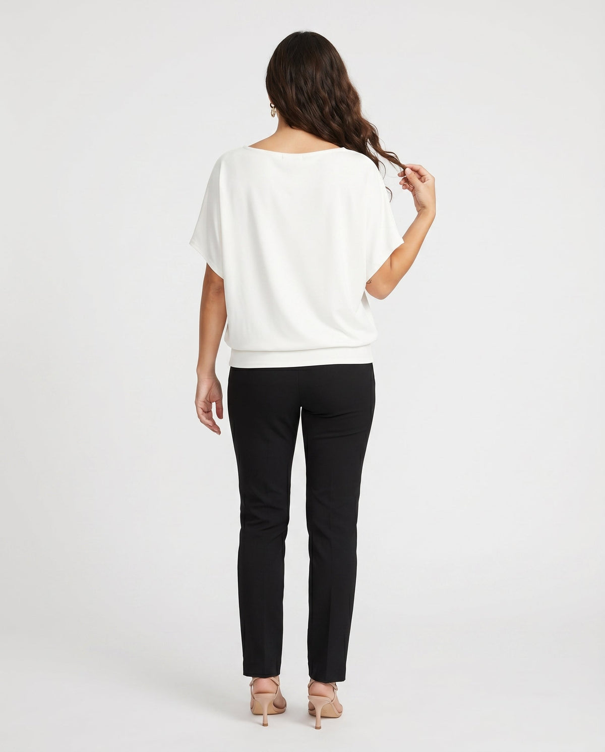 Short Sleeve Scuba Oversized Top Off White Charlotte Avery (Jolie Inc.)