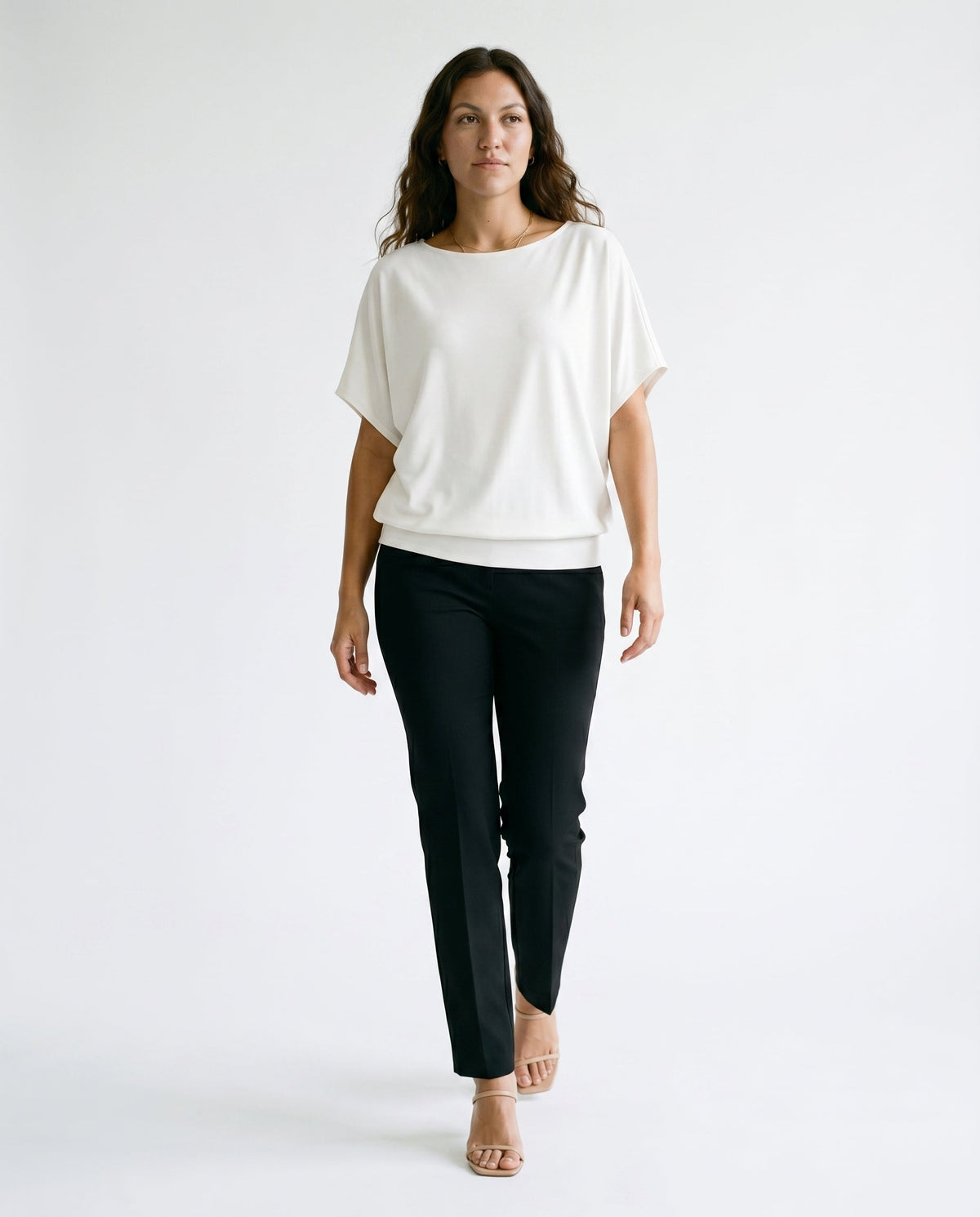 Short Sleeve Scuba Oversized Top Off White Charlotte Avery (Jolie Inc.)