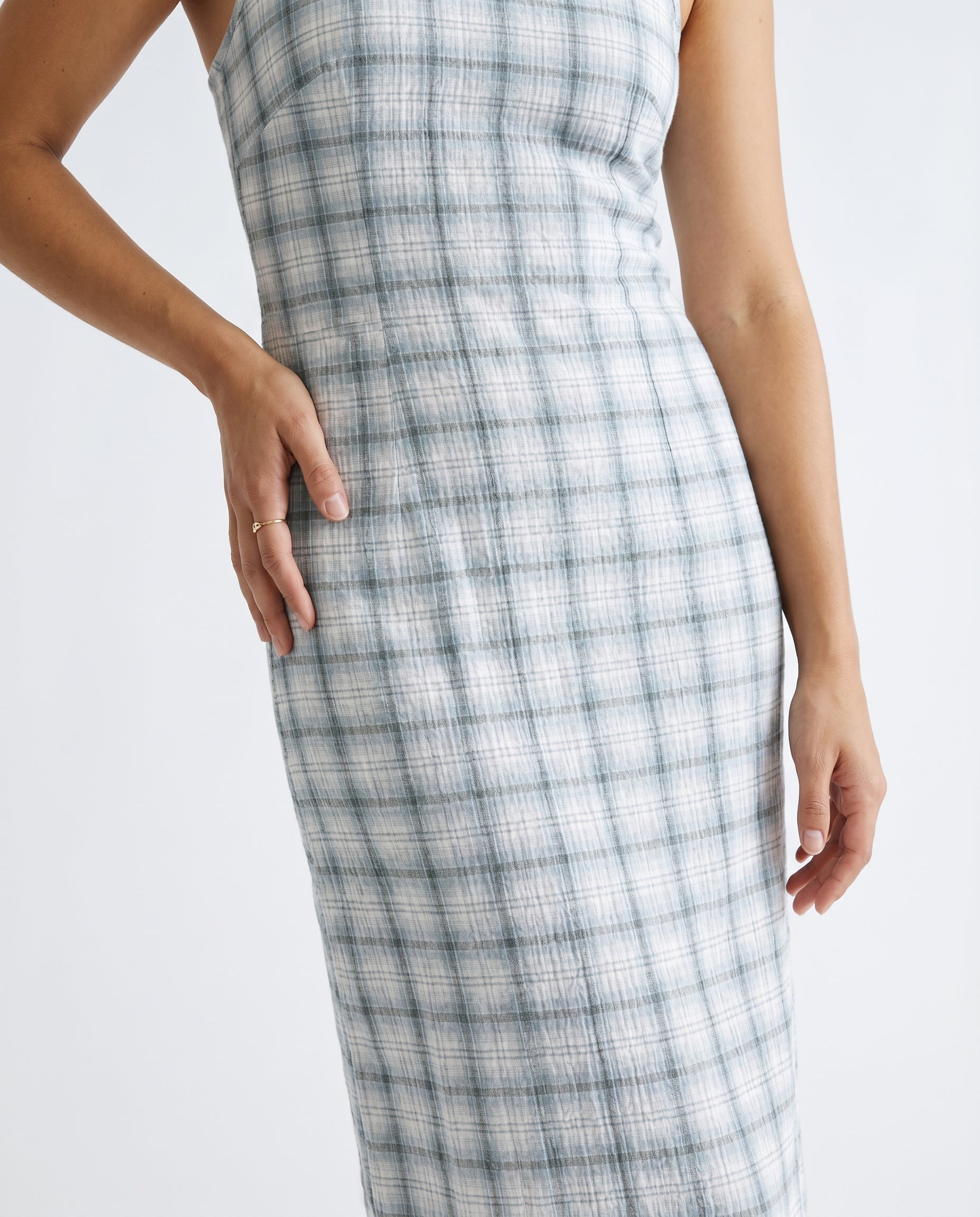 Lagoon - Robe longue en seersucker de chanvre à carreaux grisâtres