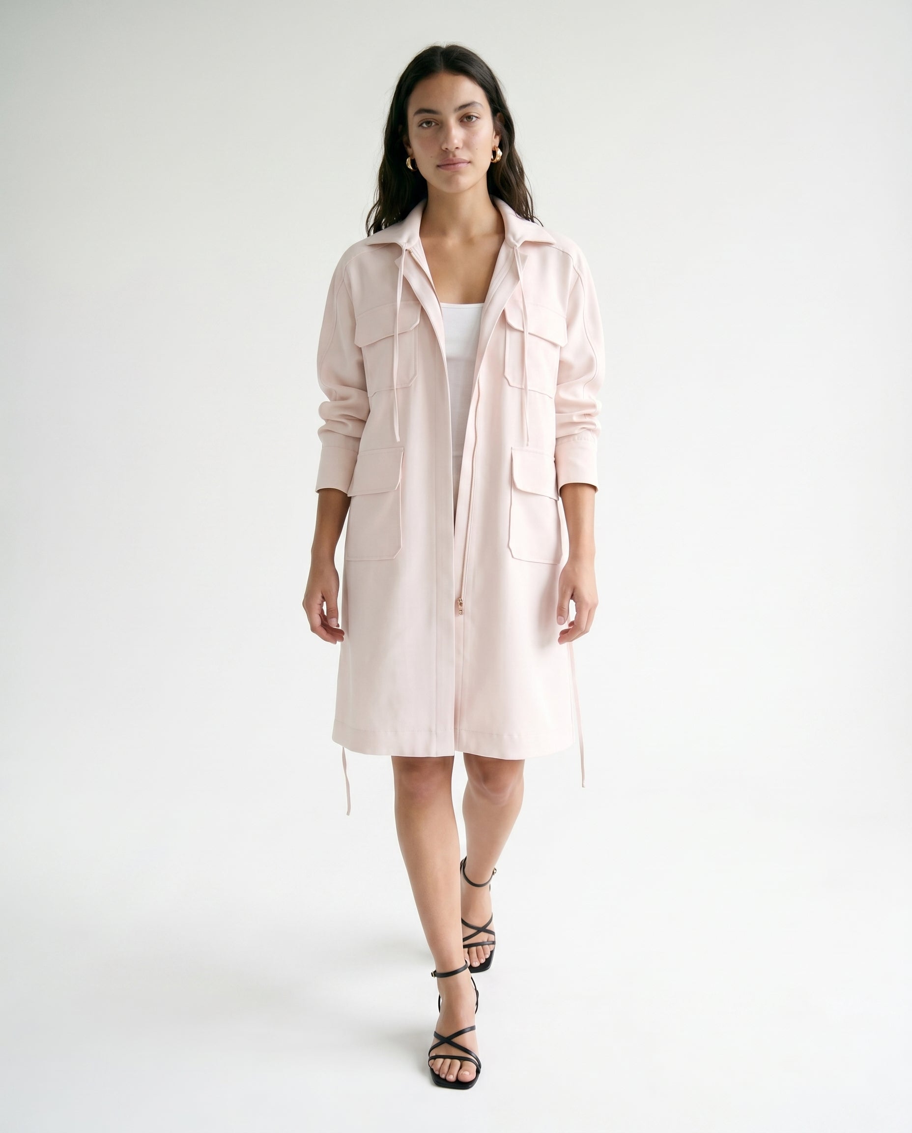 Robe utilitaire à cordon blanc cassé