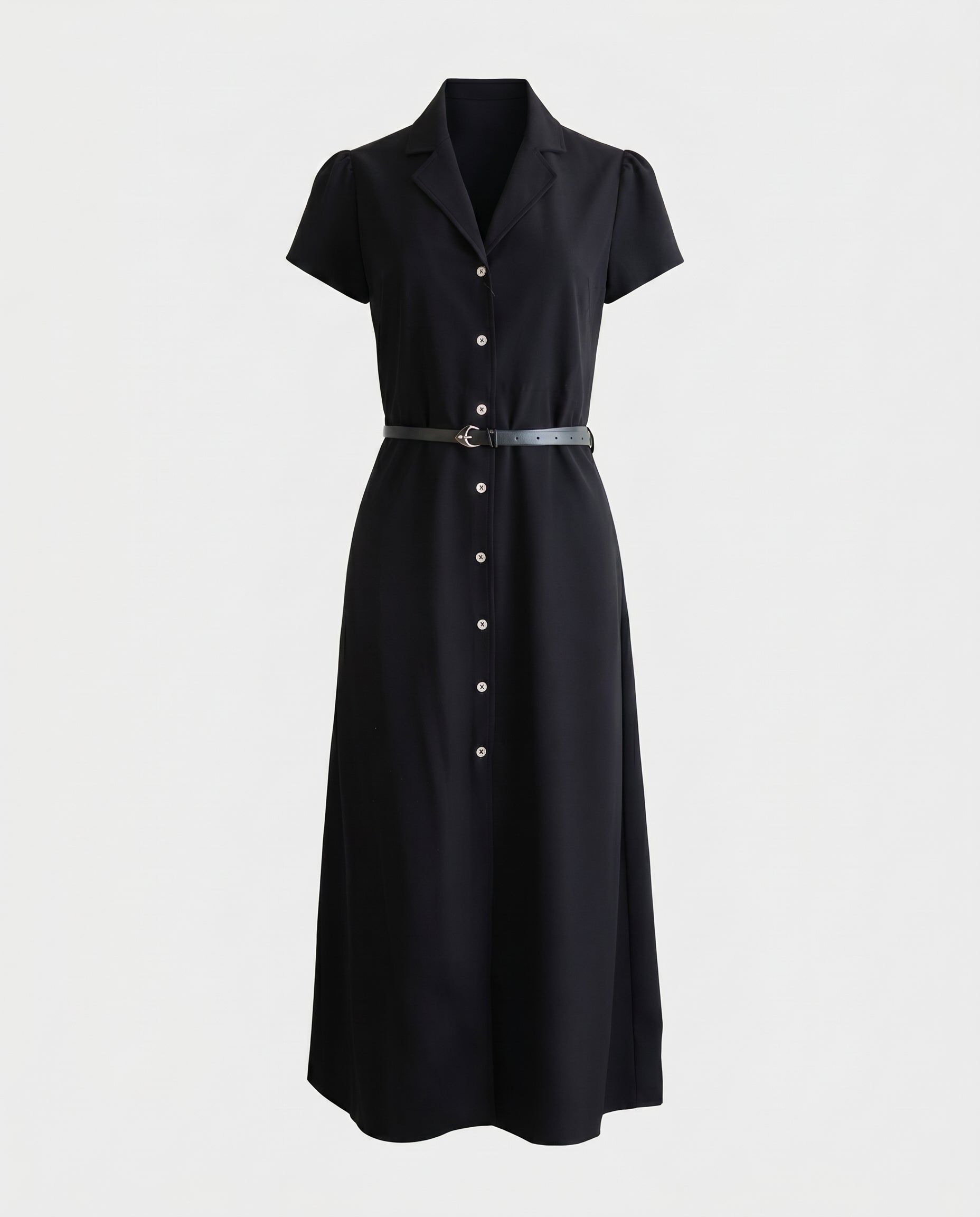 Robe noire à manches courtes boutonnée sur le devant et ceinturée