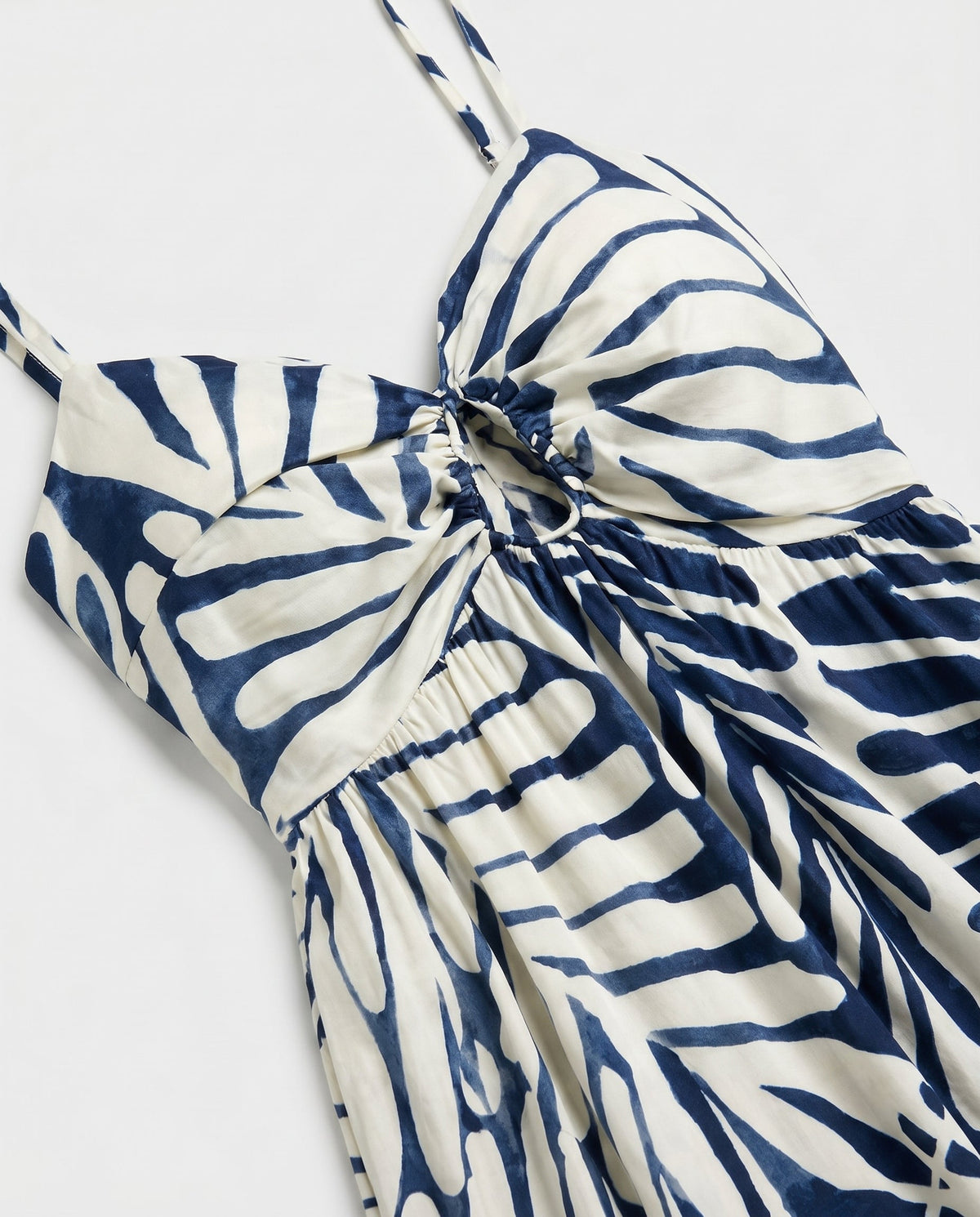 C.F Bust Hole W/ Tie Maxi Dress Navy/Ivory Aakaa