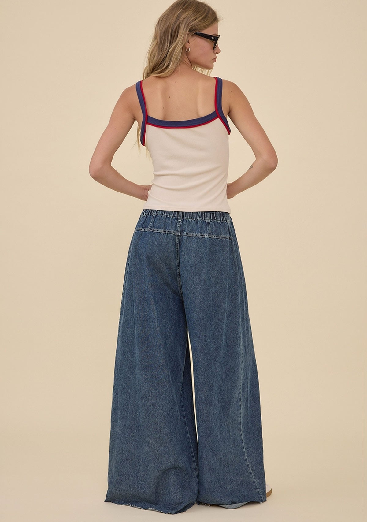 T-Shirt Sleeveless Boots Cream