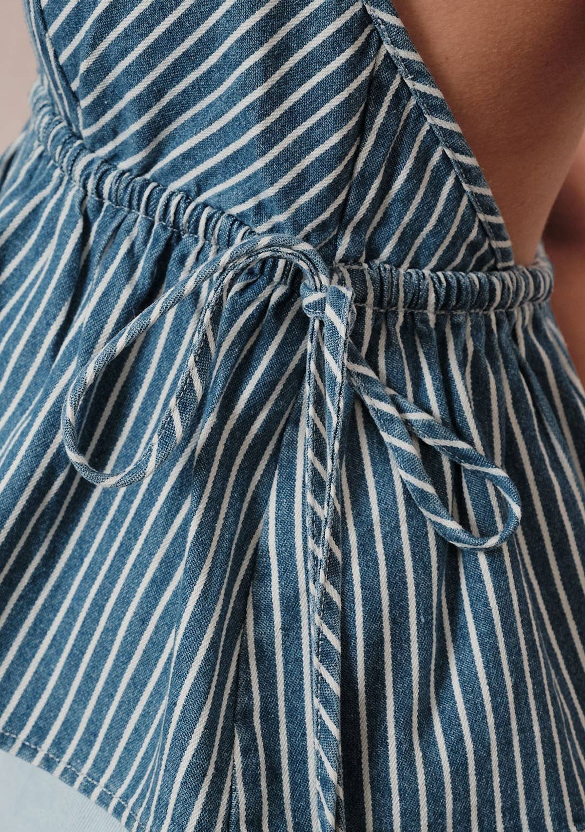 Halter Sleeveless Top W Tunnering Self Ties At Side Seams Denim White Stripe SUNDAY EDITION