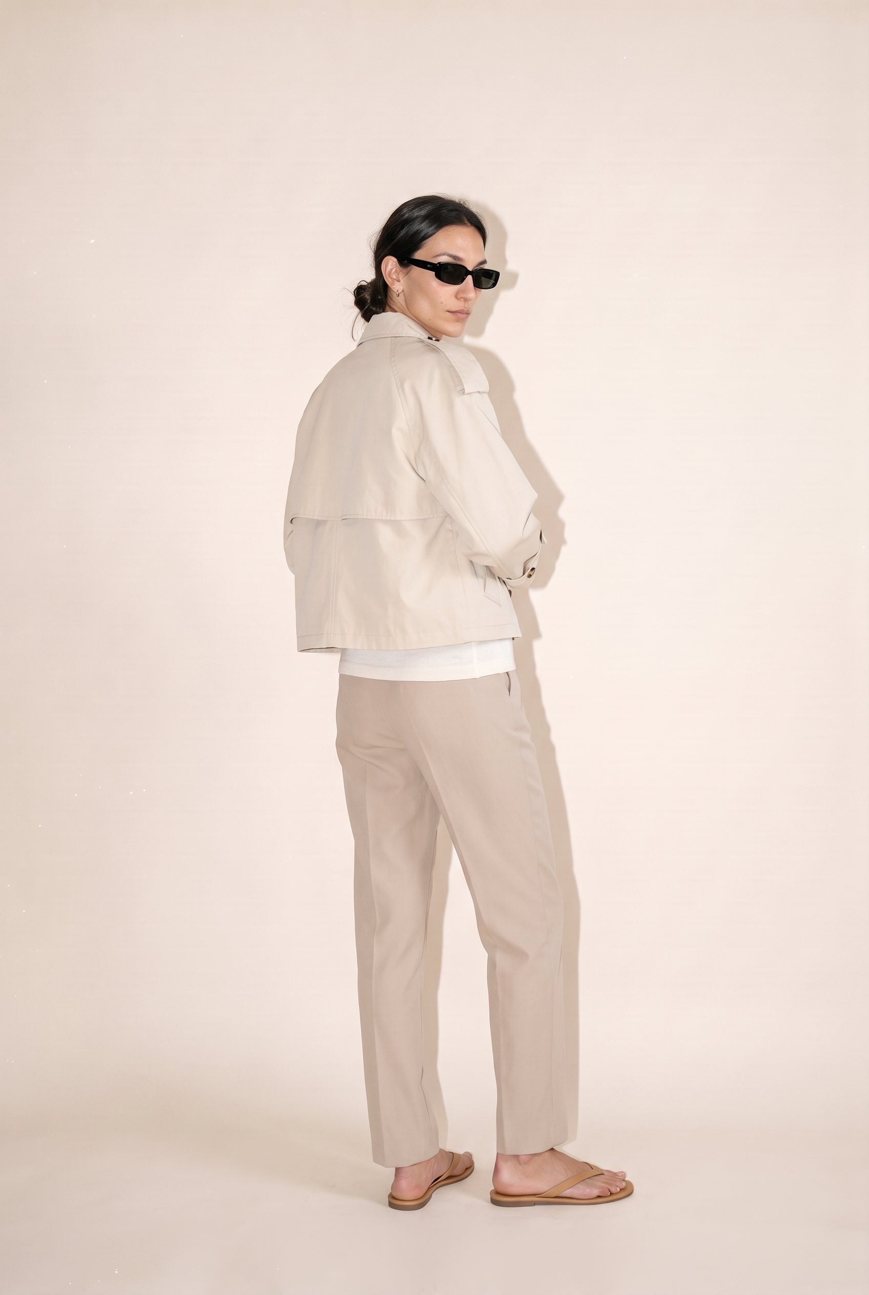Trench-coat demi-taille à double boutonnage beige