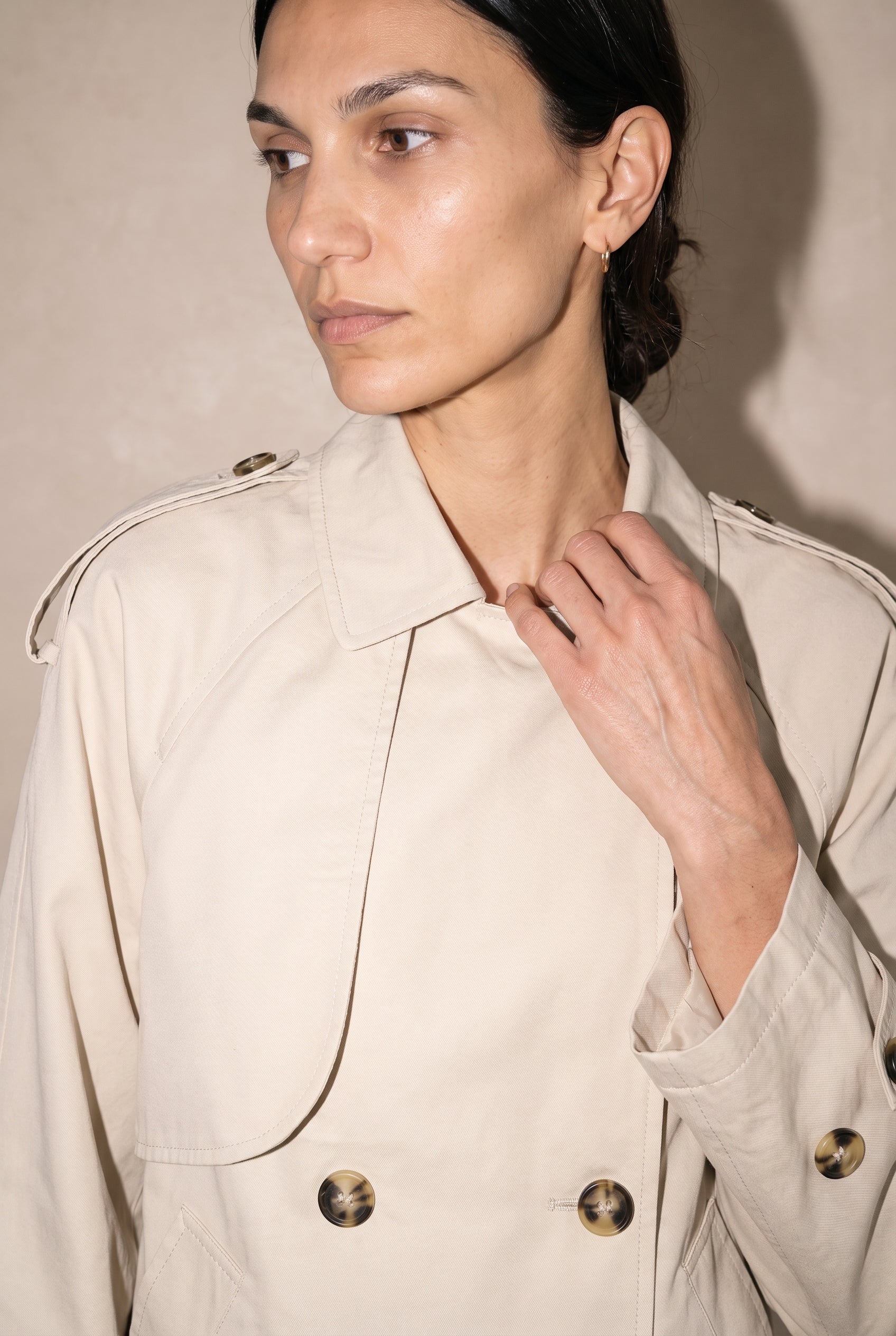 Trench-coat demi-taille à double boutonnage beige