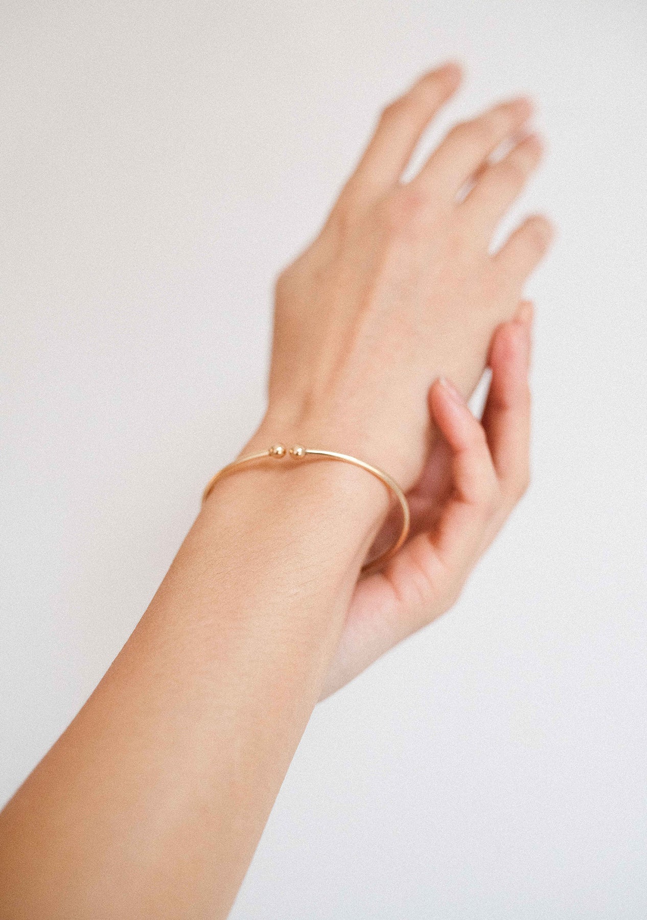 Amoura Bangle Gold Kozakh