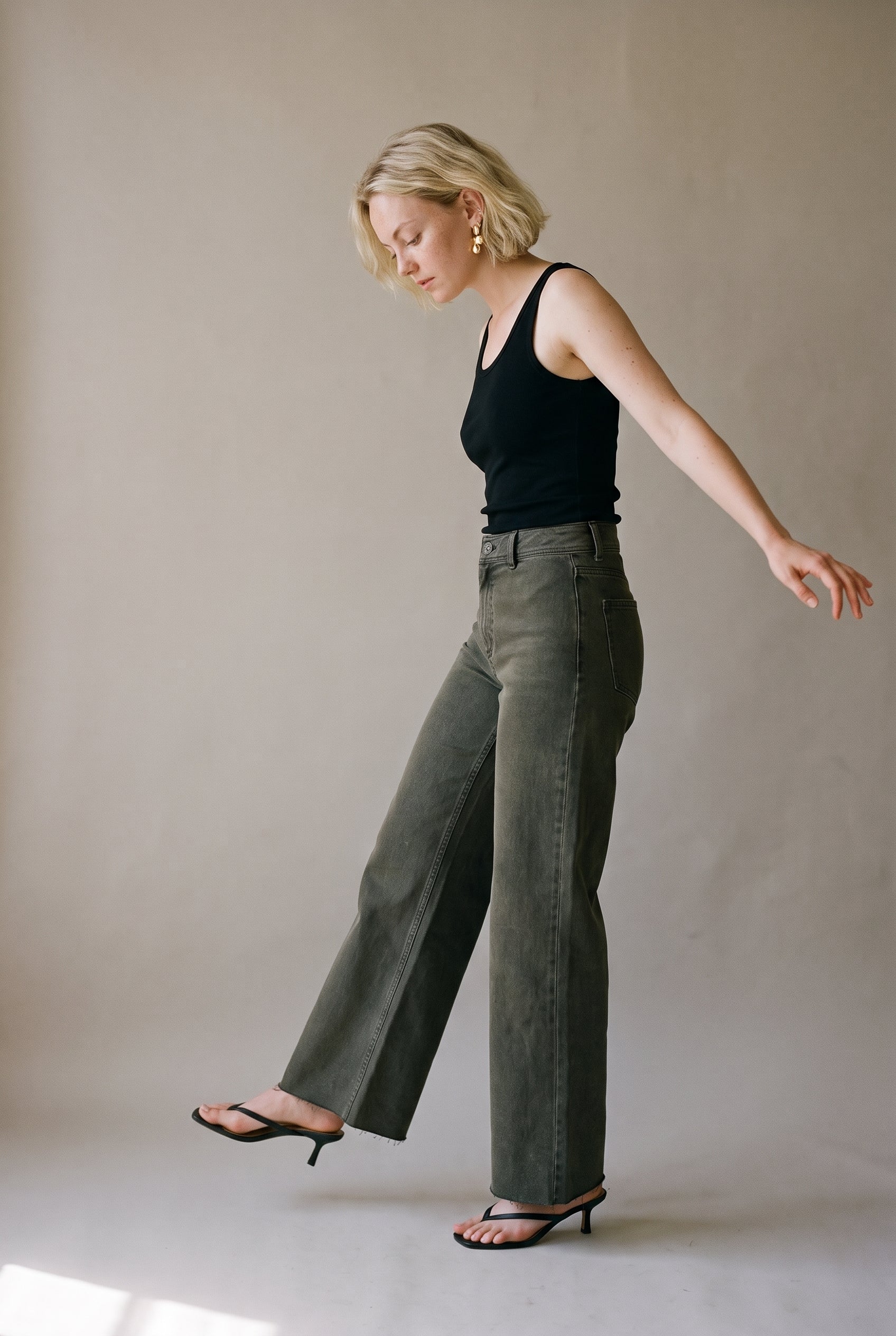 Pantalon en jean à jambes larges, vert olive délavé