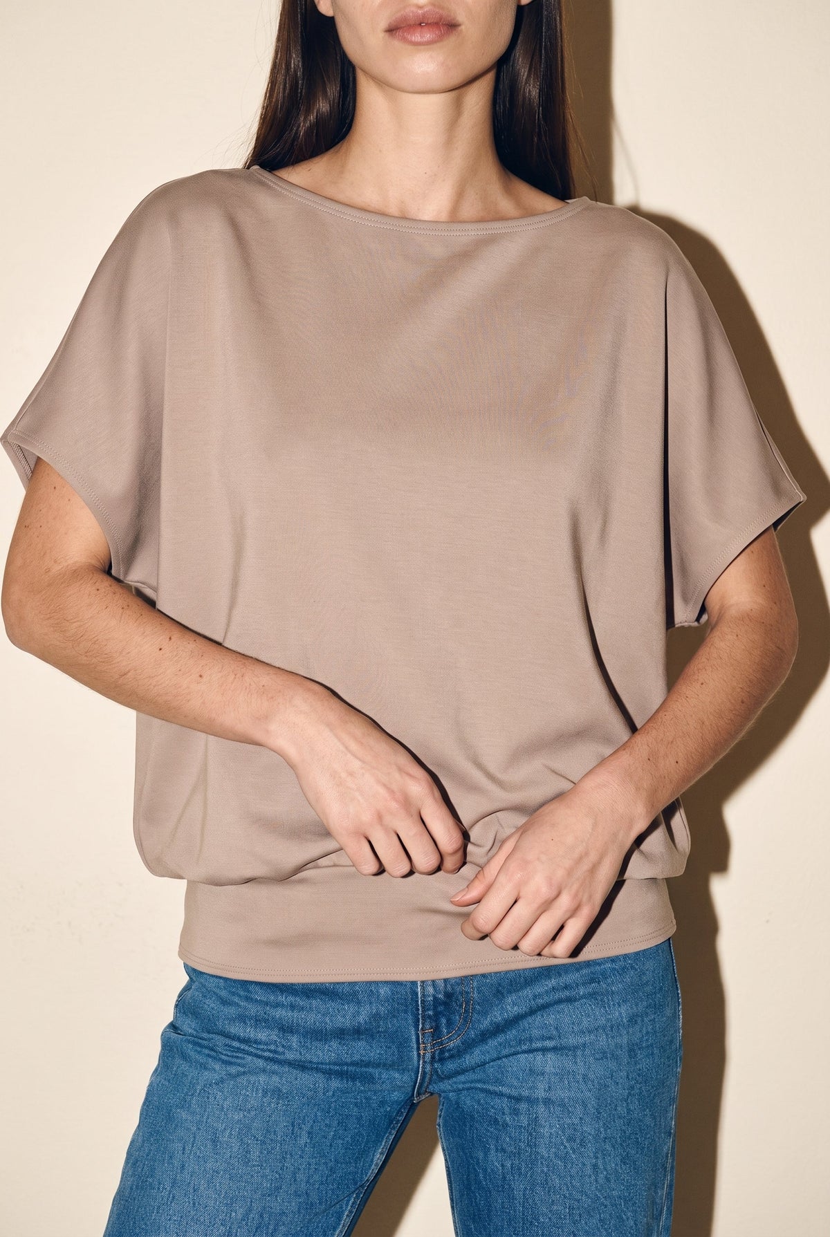 Short Sleeve Scuba Oversized Top Coco Charlotte Avery (Jolie Inc.)