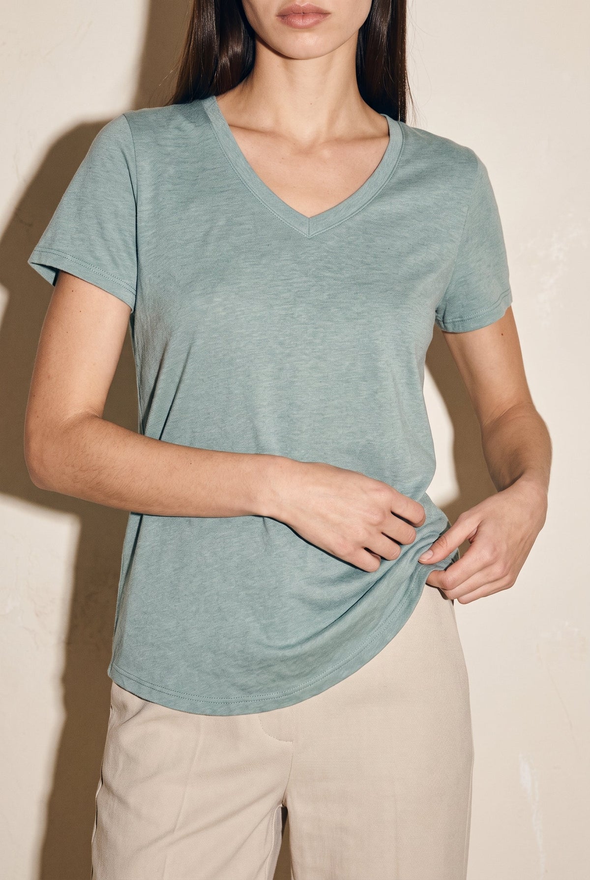 Hacci Slub V-Neck Band Tee Seagrass The Latest Scoop