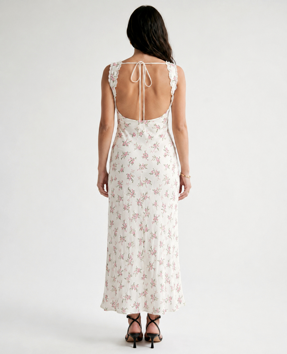 Robe longue Willow à fleurs, dos nu, détails en dentelle et liens à nouer, blanc cassé