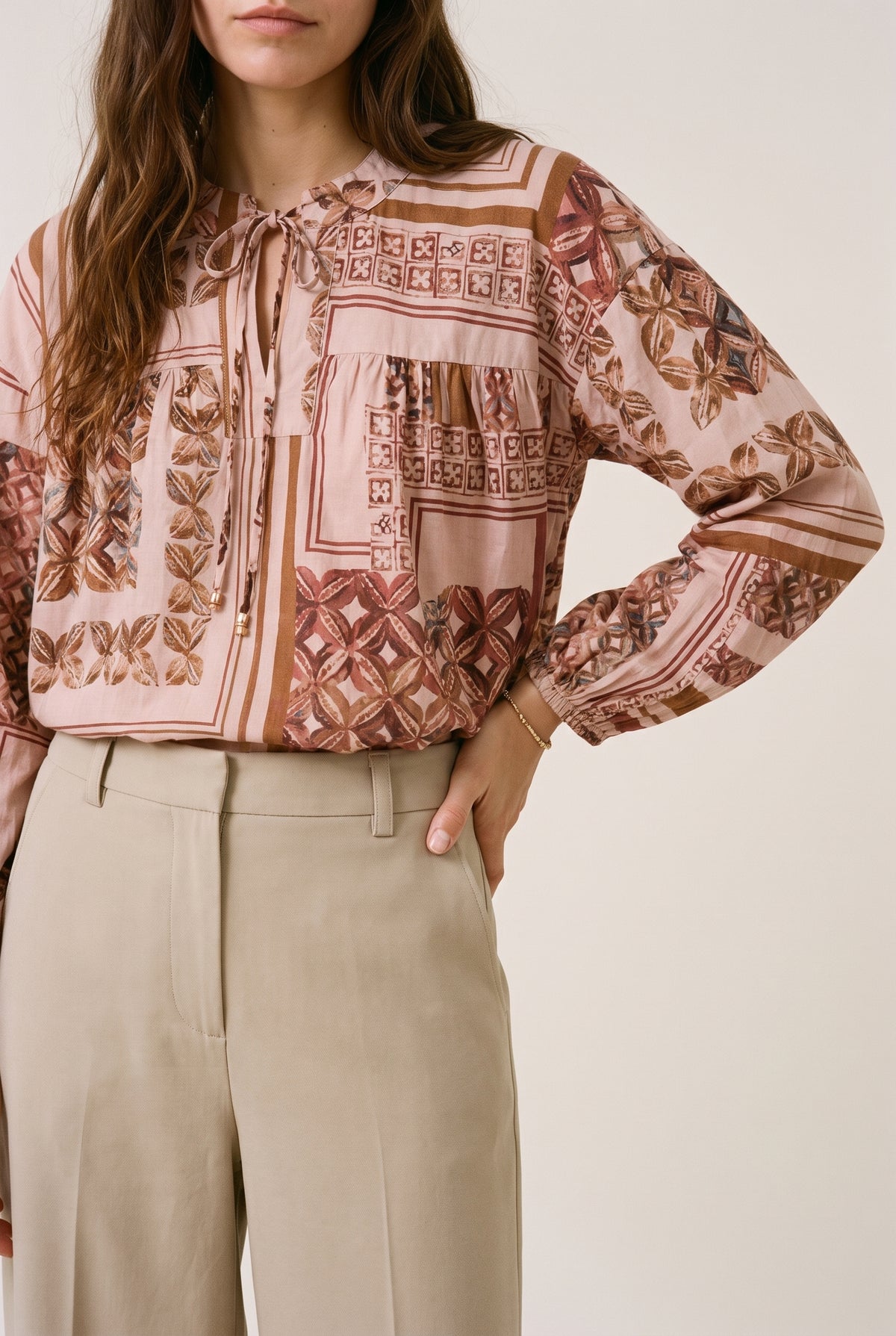 Foulard Printed Longe-Sleeve Blouse