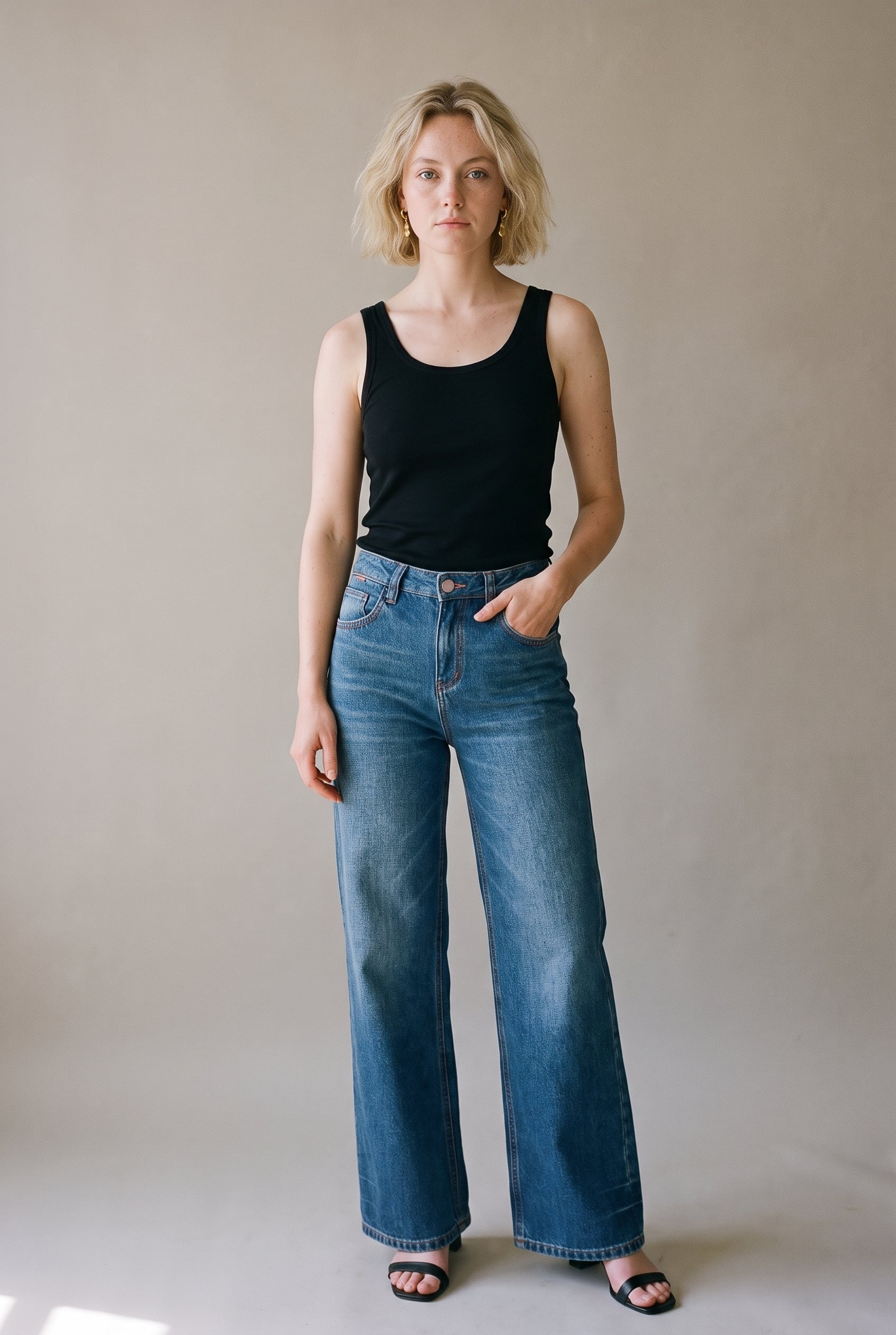 Jean structuré à jambes larges en denim bleu