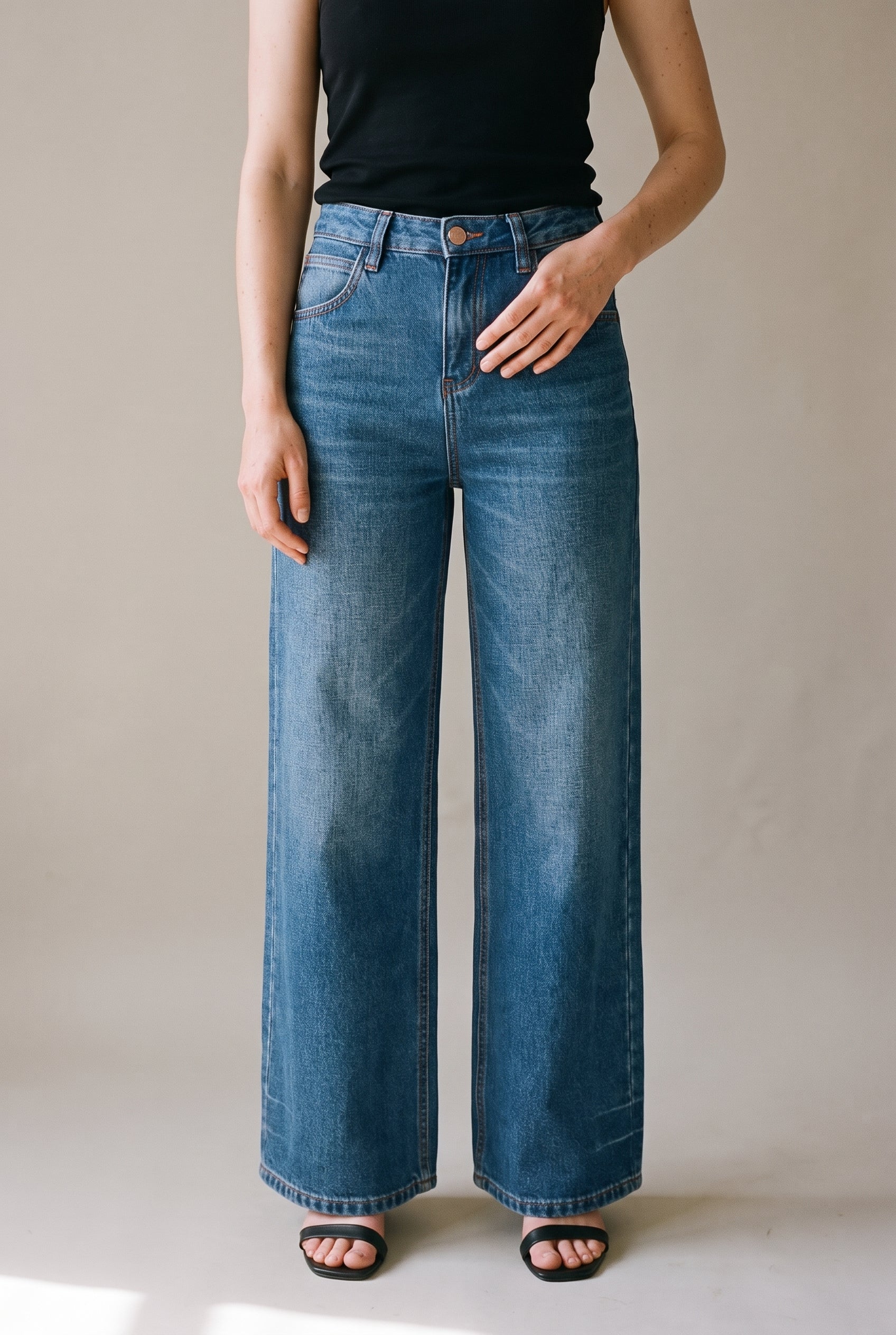 Jean structuré à jambes larges en denim bleu
