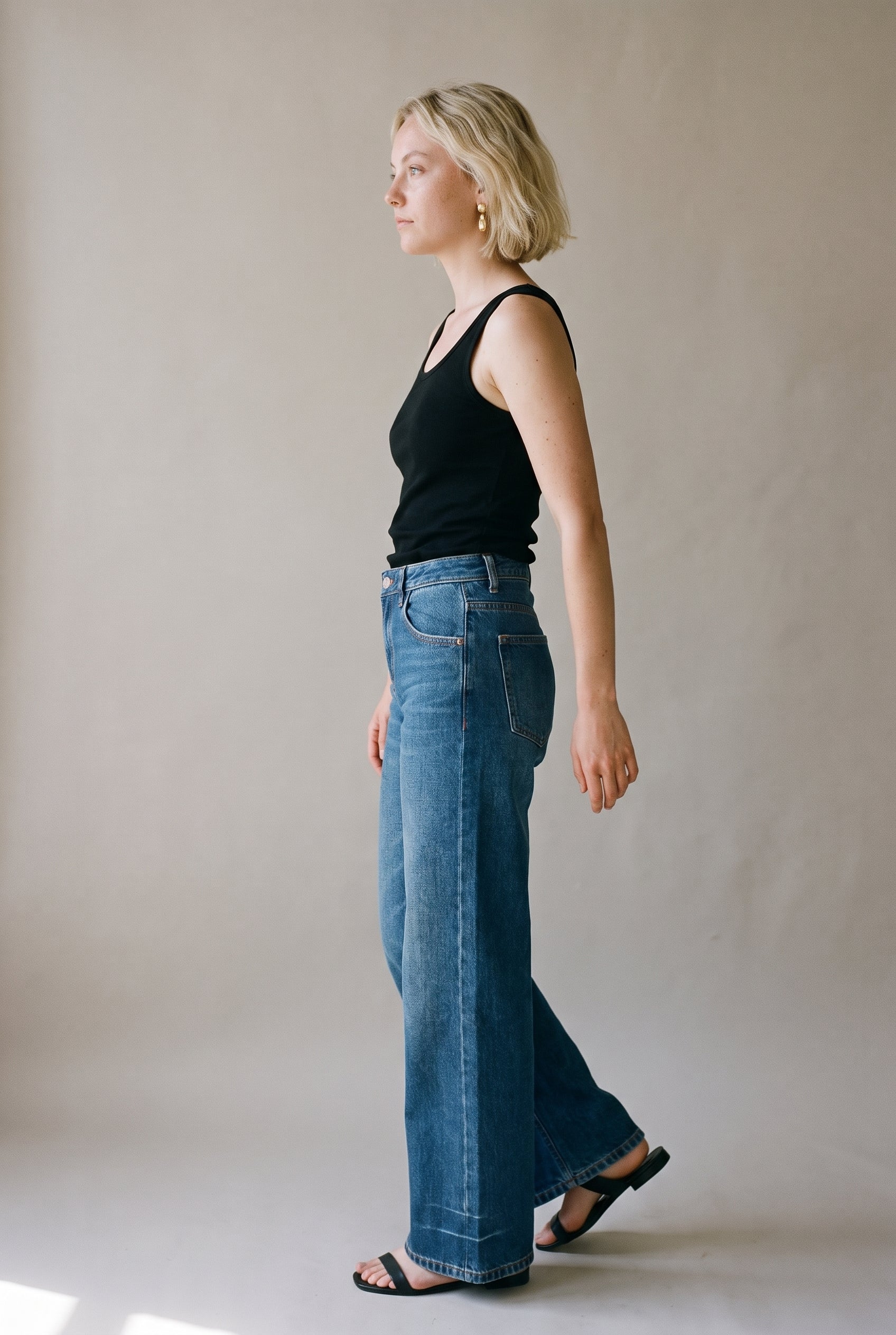 Jean structuré à jambes larges en denim bleu