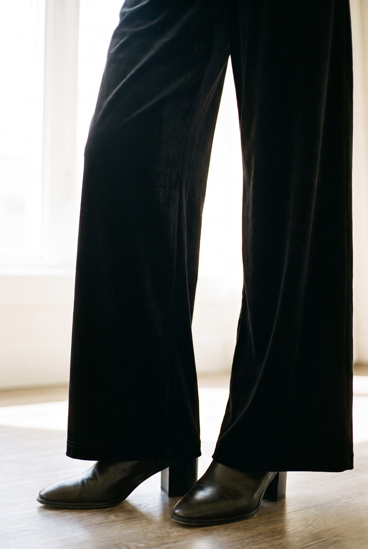 Molly Bracken Velvet Trouser — 064689