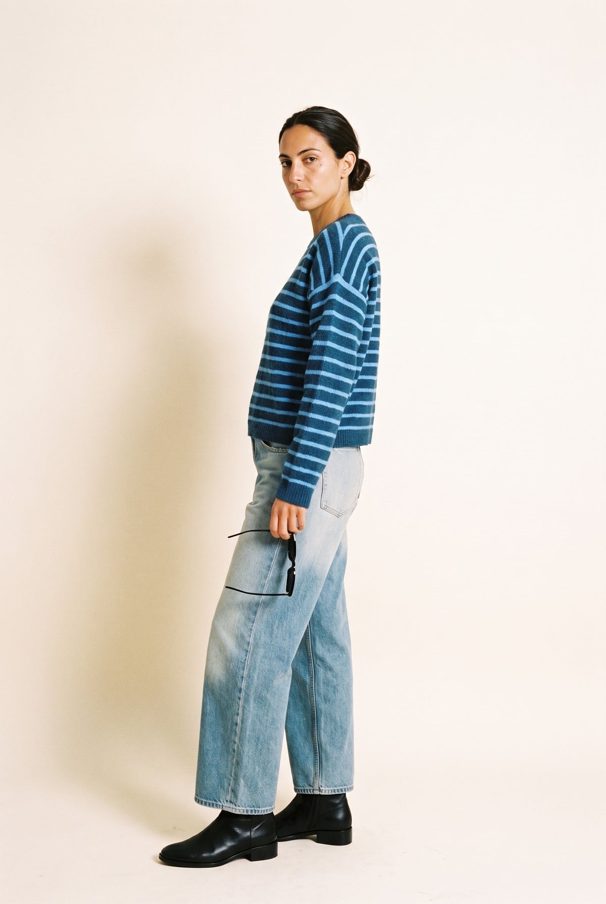 Sweater Top in blue stripe — side profile