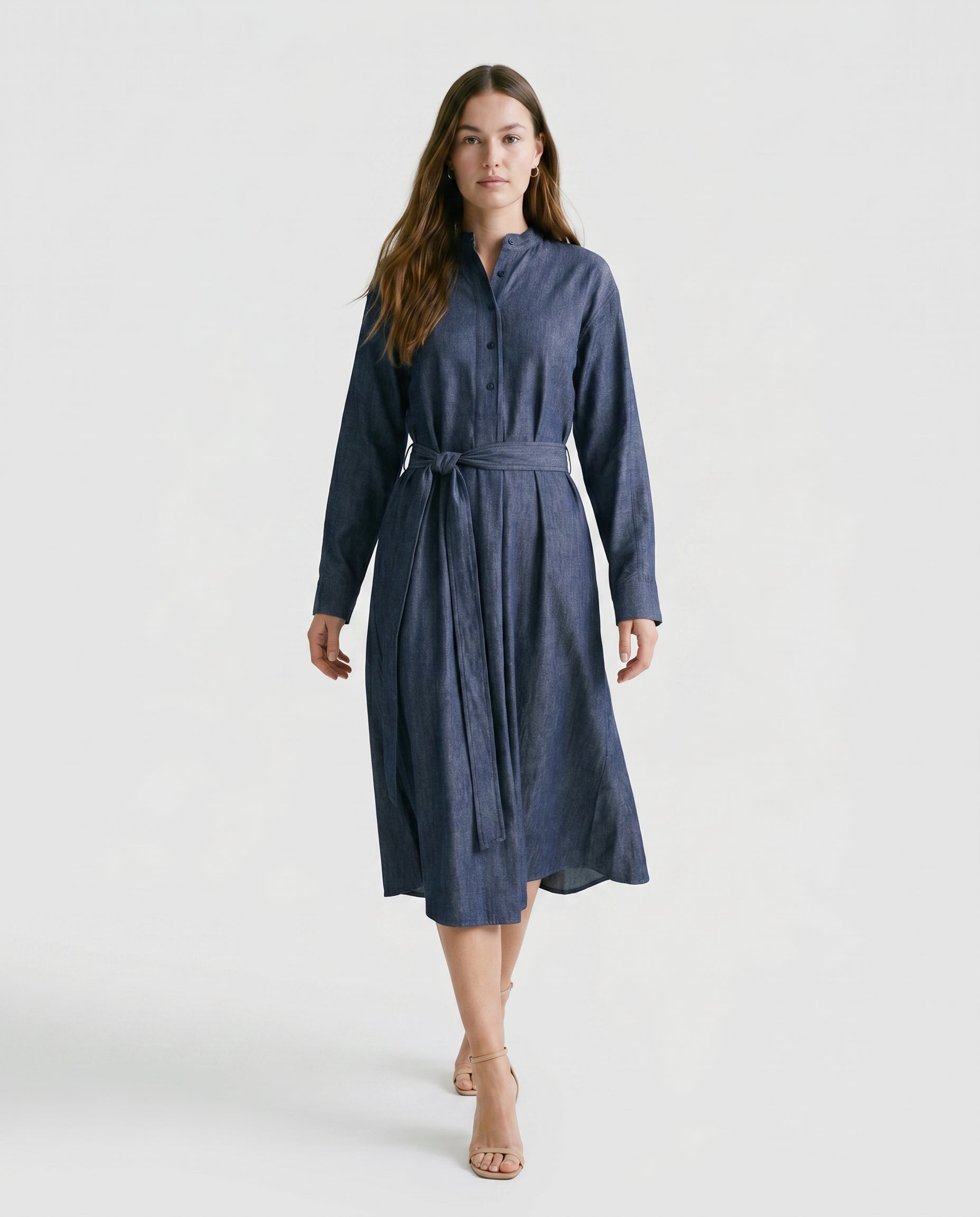 Robe-chemise midi ceinturée en jean bleu