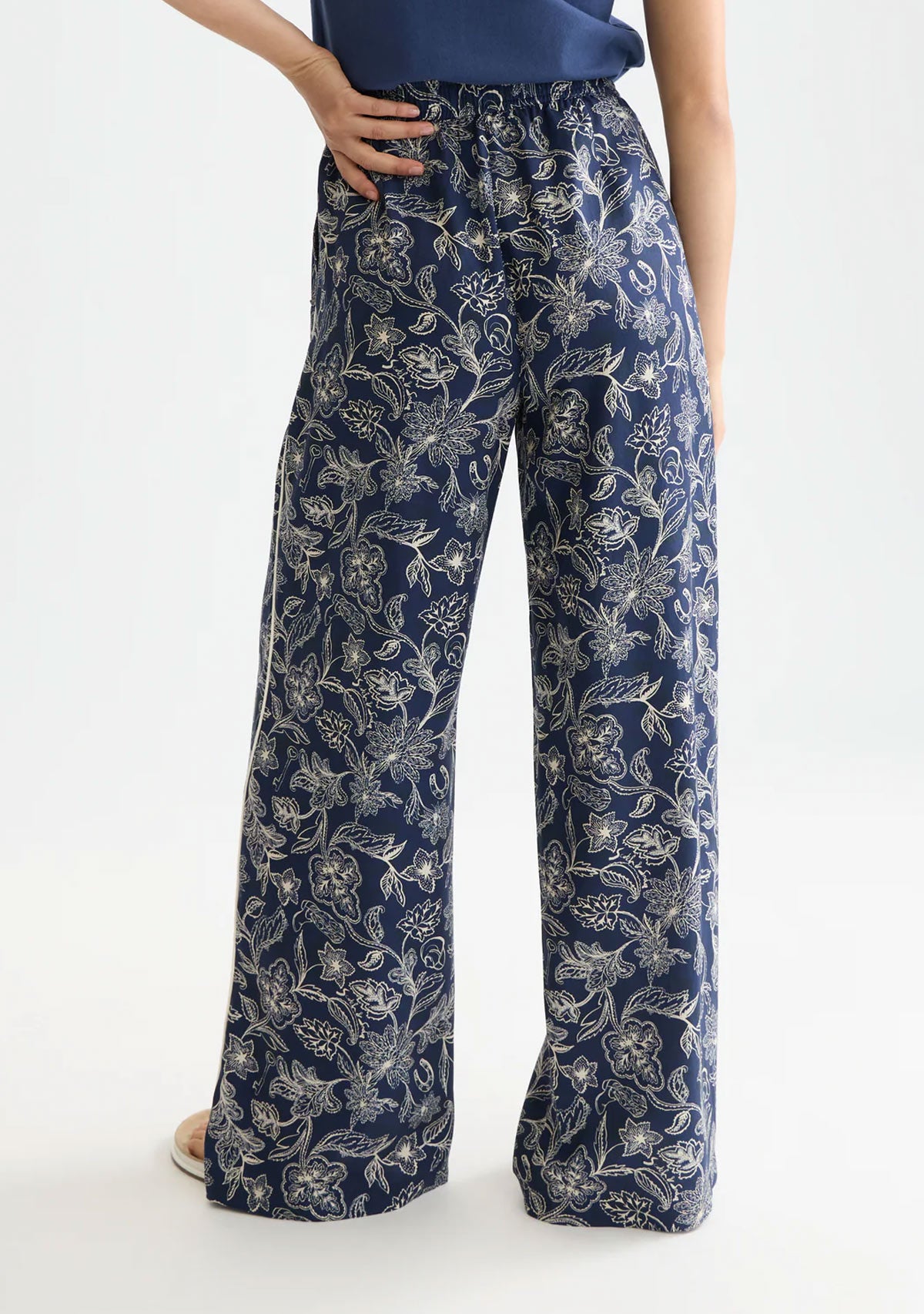 Eleni All Over Printed High Waist Pants