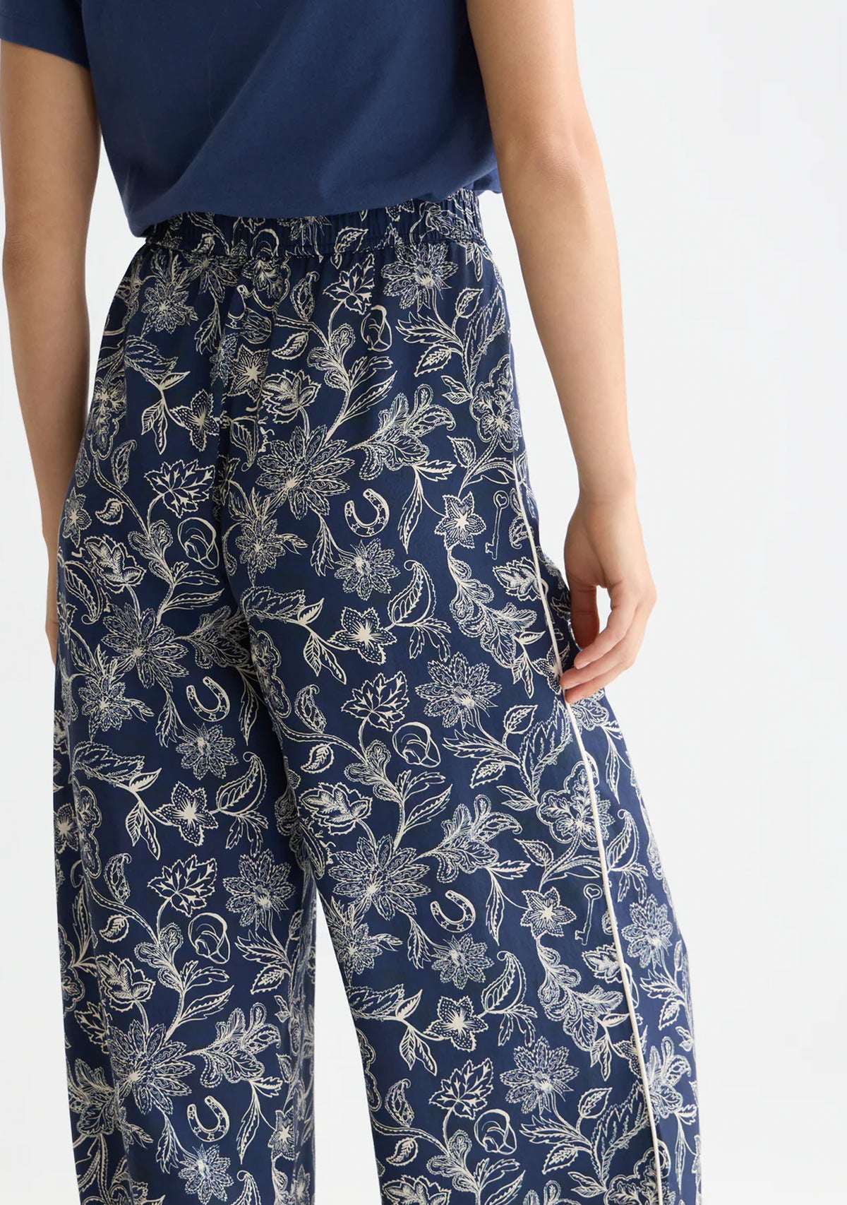 Eleni All Over Printed High Waist Pants