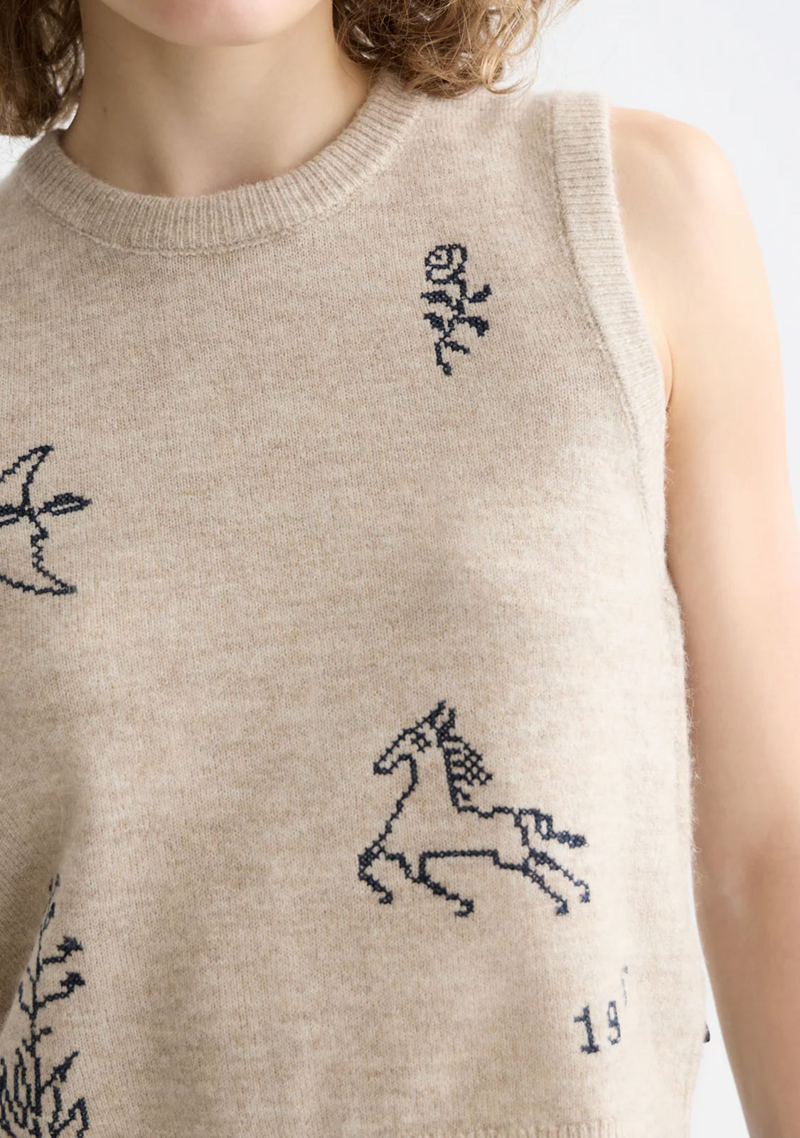 Embroidered Crew Neck Knitted Vest Oatmeal  Melange