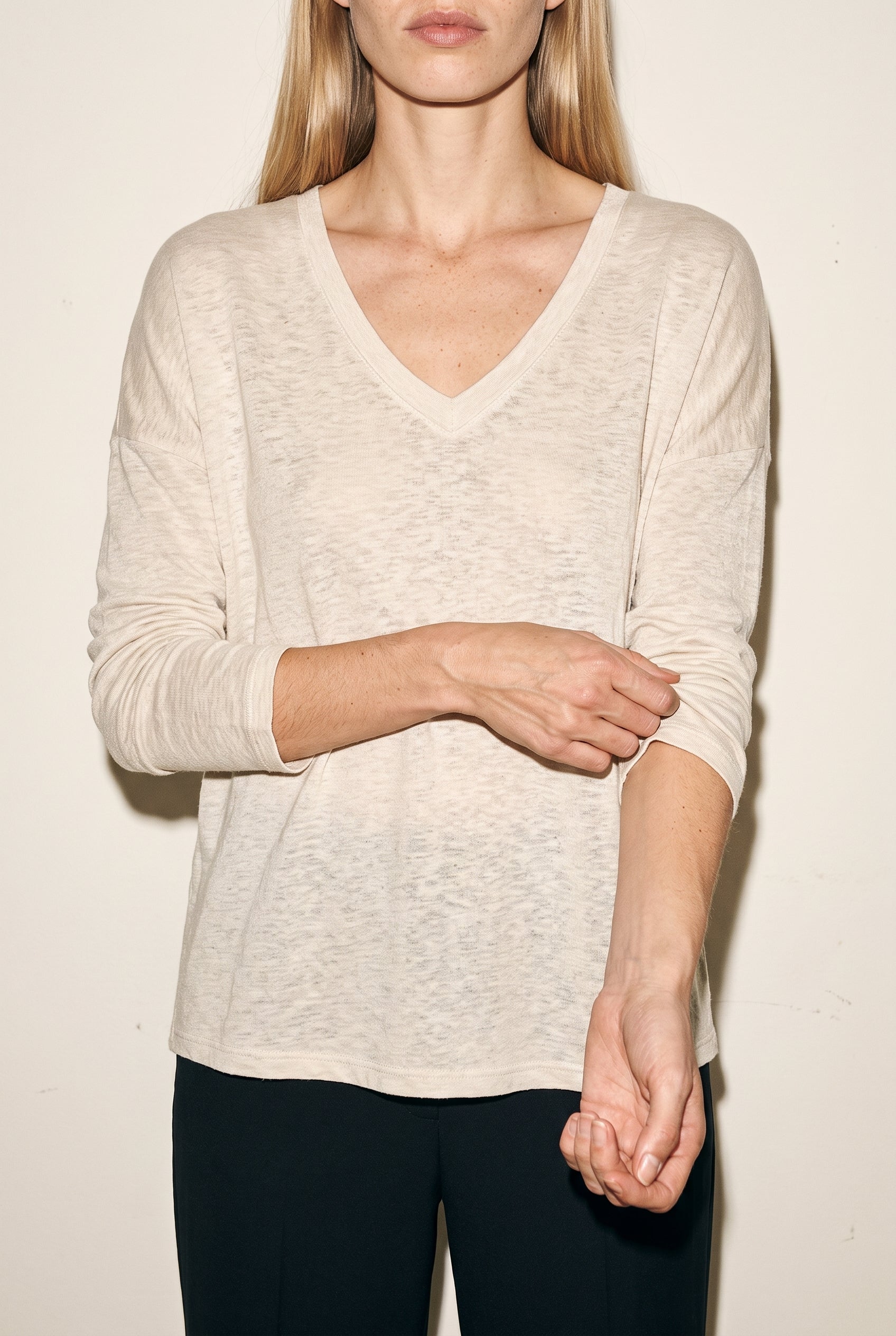 Hacci Slub V-Neck Drop Shoulder L/S Top Natural The Latest Scoop