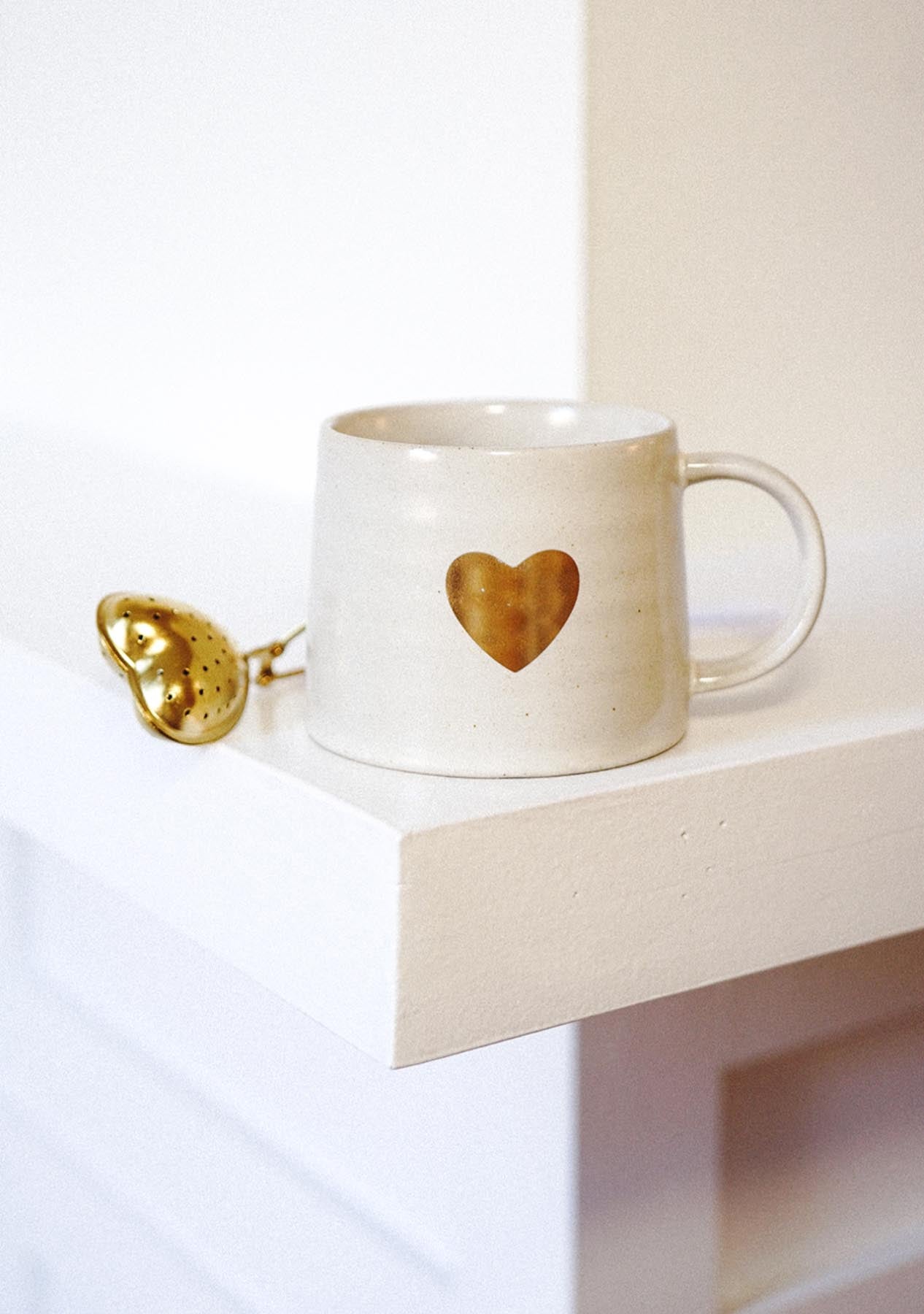 Gold Heart Mug White