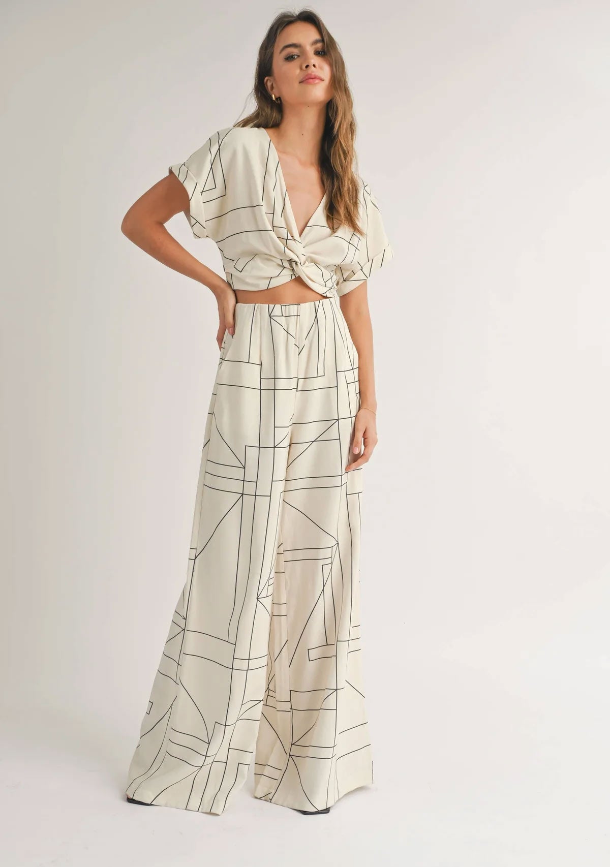 Multi Grid Pattern Knot Front Top