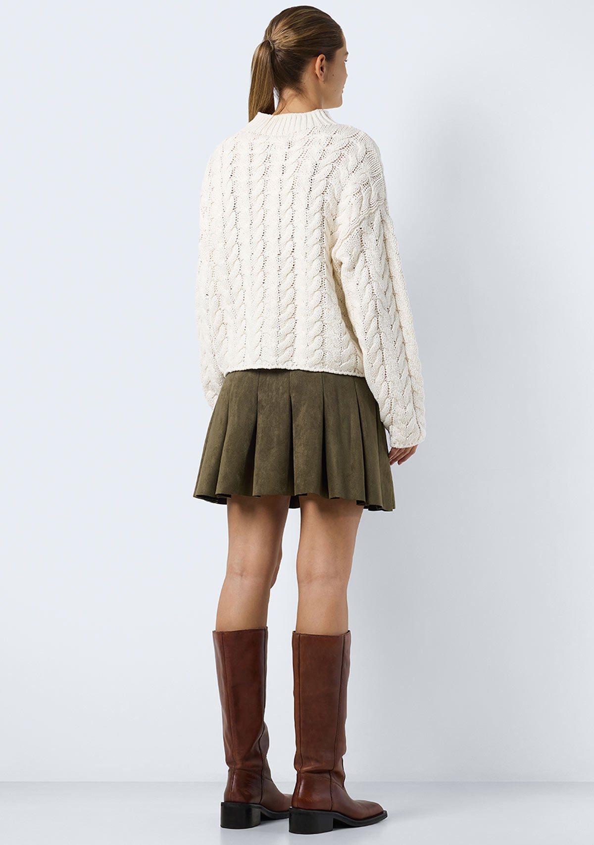 NM Haysa High Neck Sweater