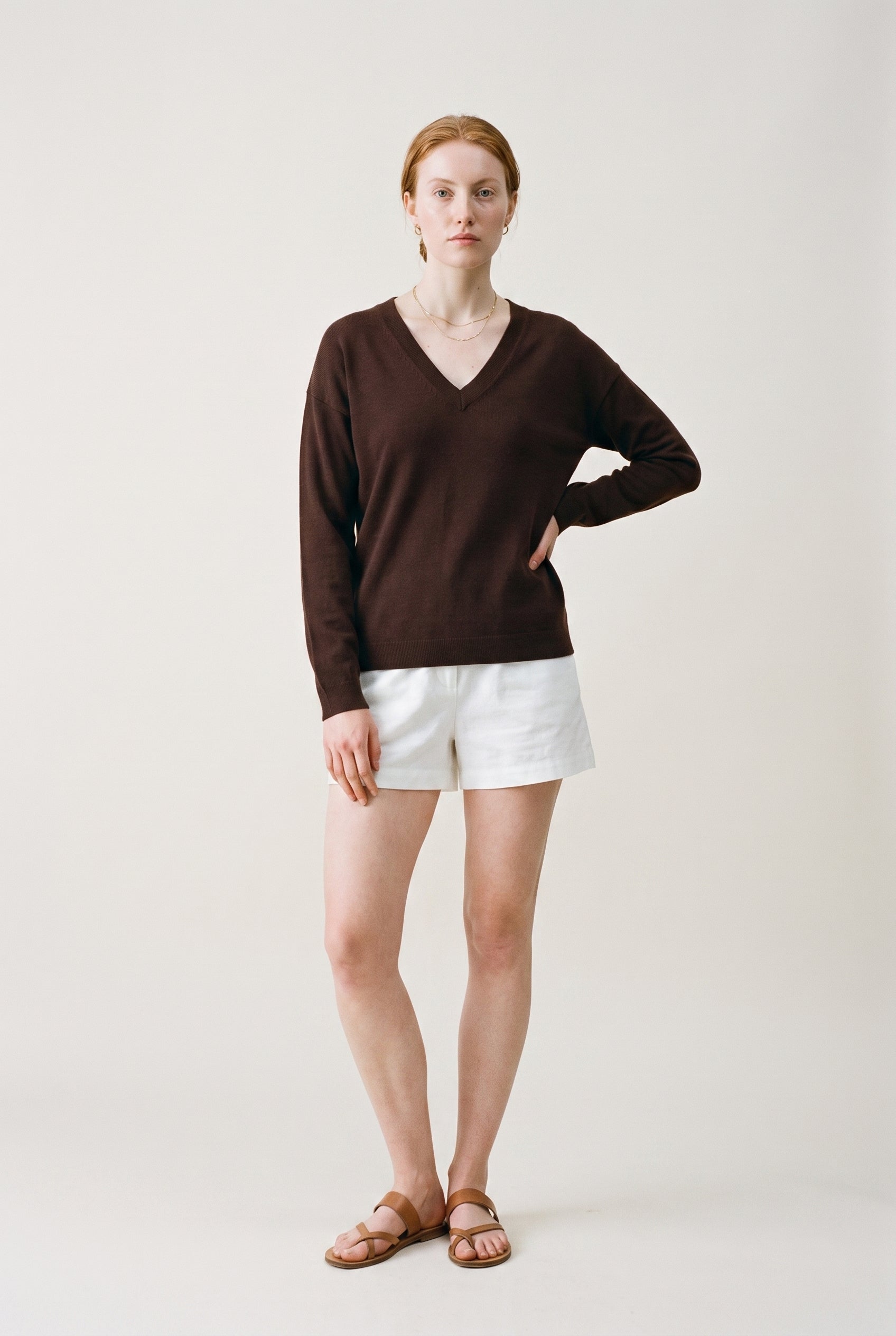 Pull Elizabeth à manches longues et col en V marron chocolat 