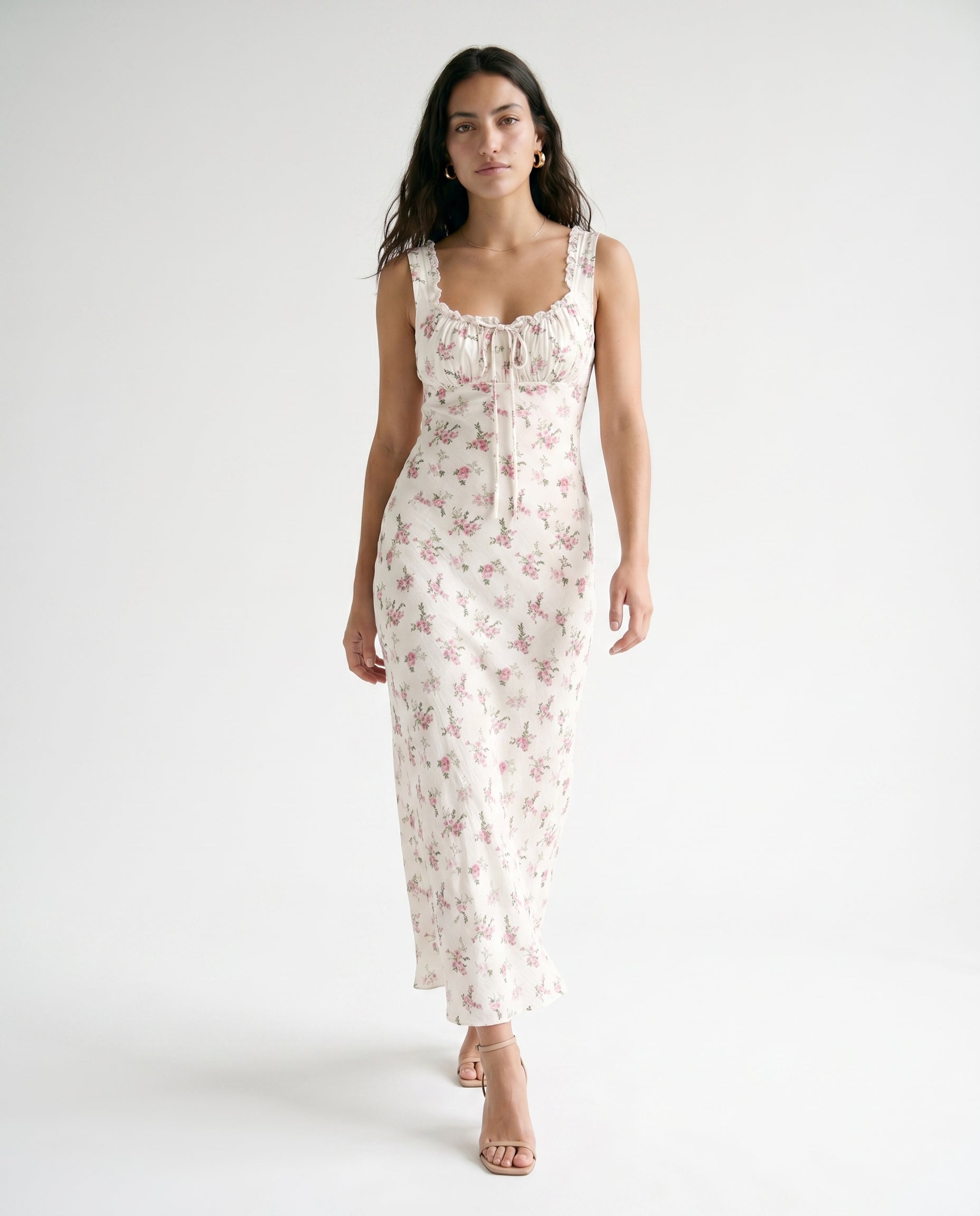 Robe longue Willow à fleurs, dos nu, détails en dentelle et liens à nouer, blanc cassé